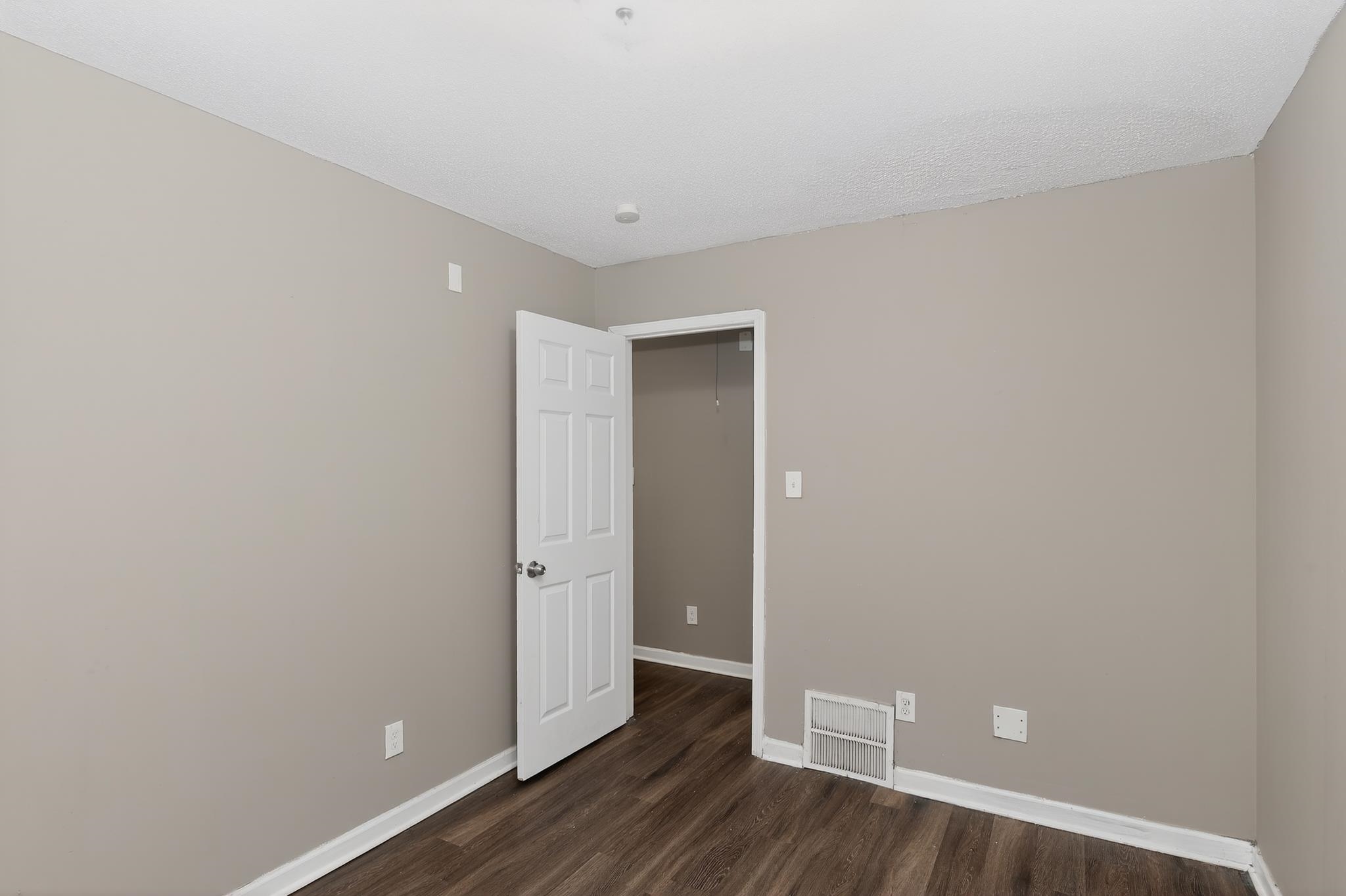 670 Whiterock Ave Property Photo 11