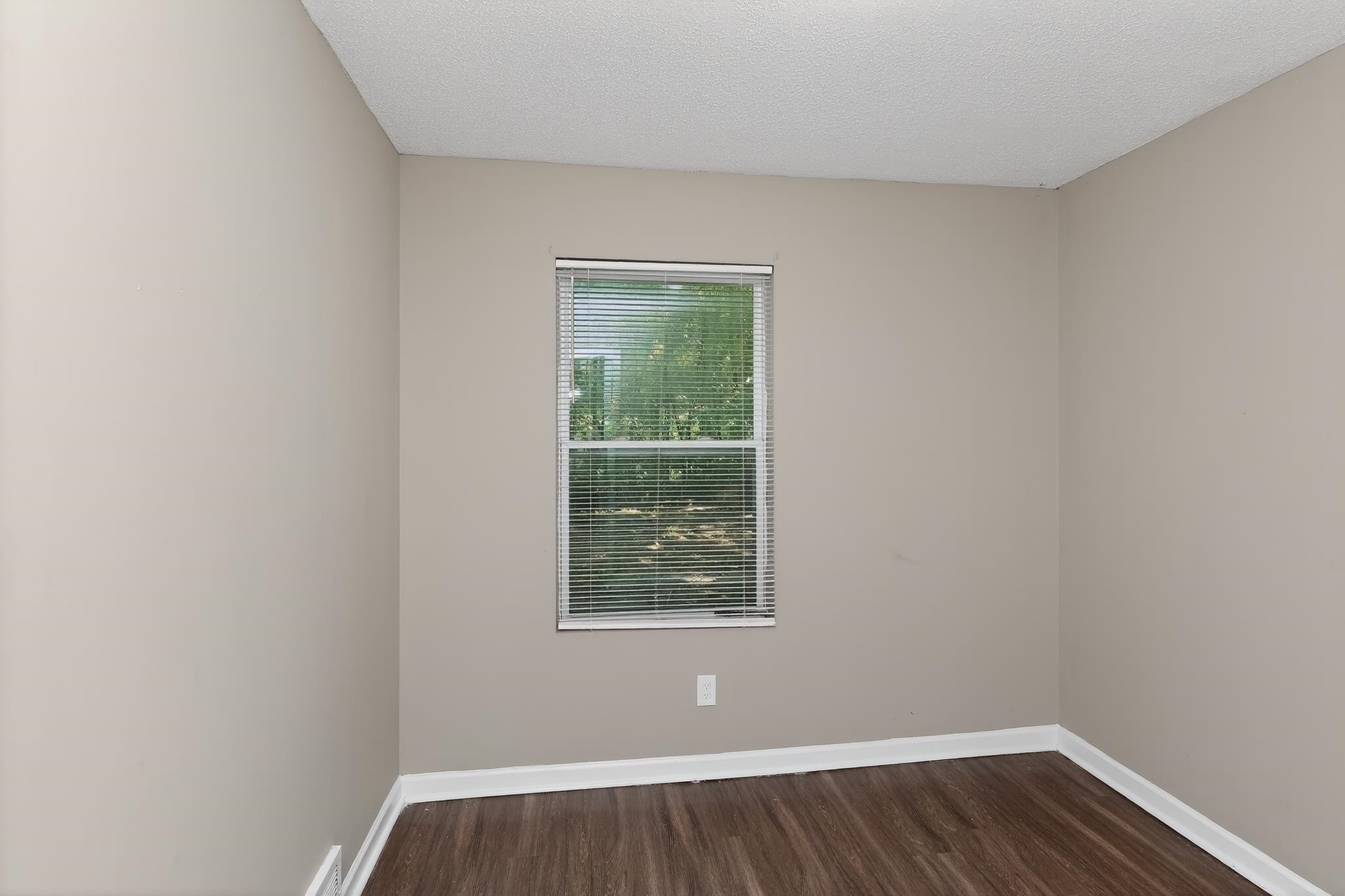 670 Whiterock Ave Property Photo 12