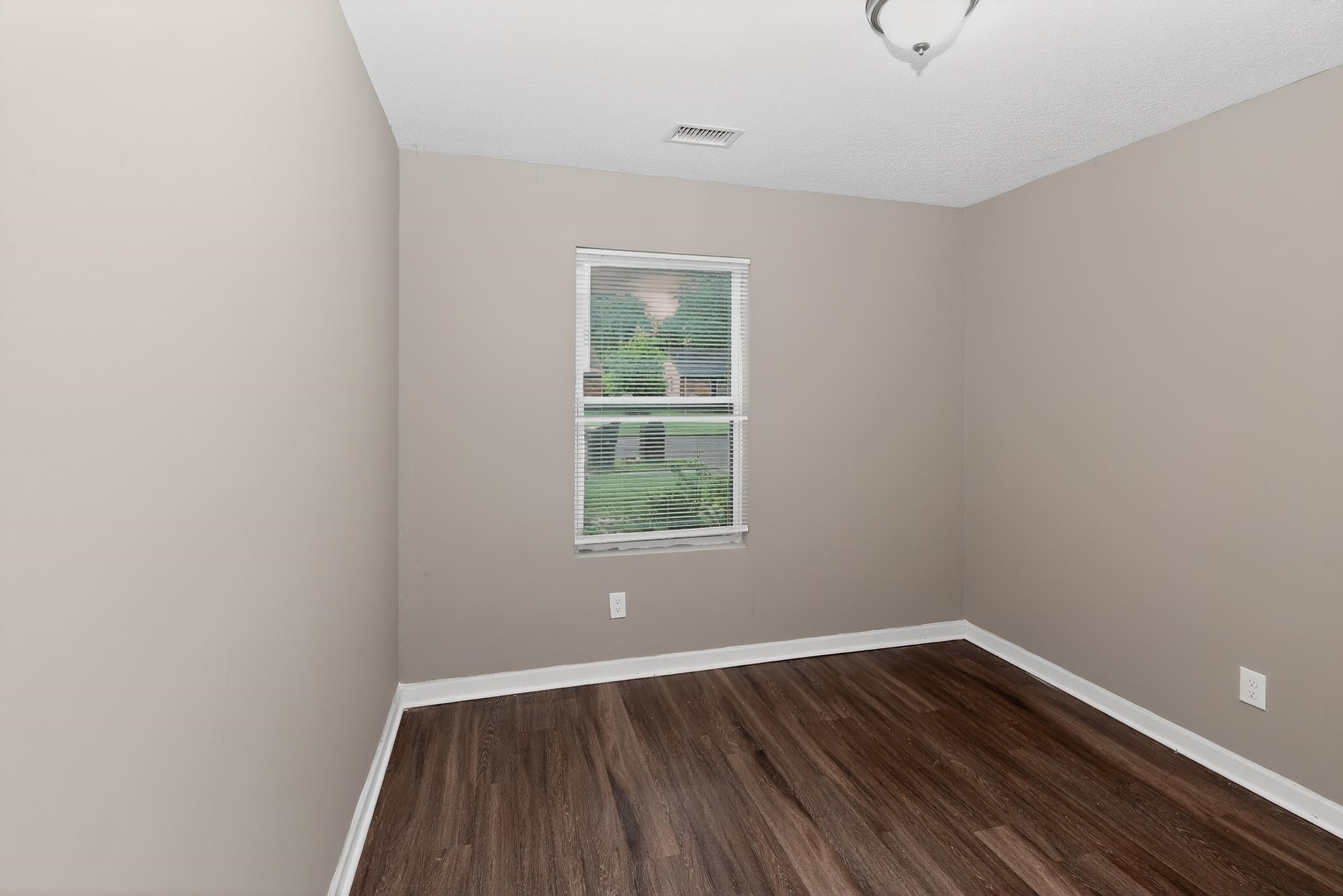 670 Whiterock Ave Property Photo 14