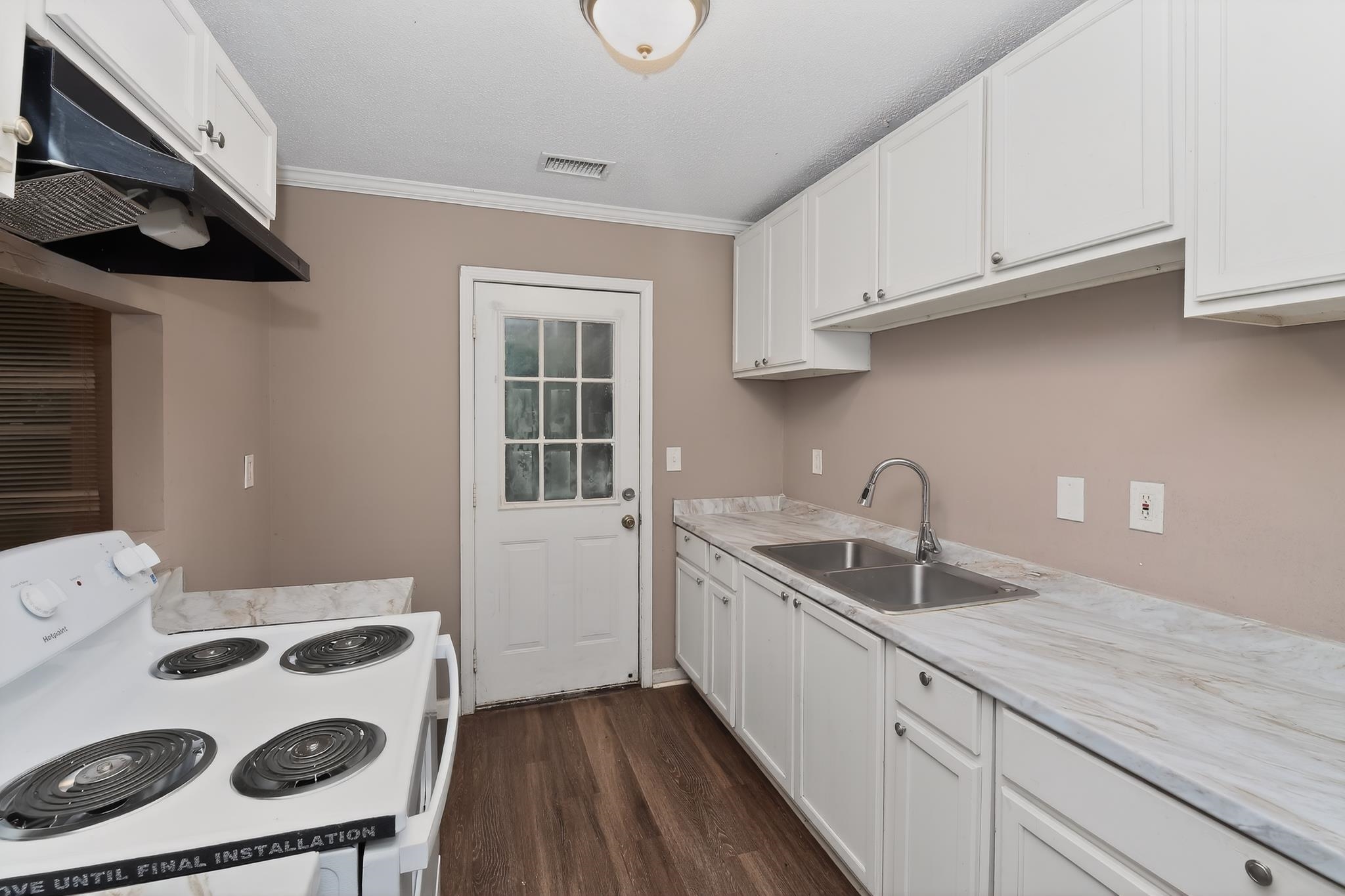 670 Whiterock Ave Property Photo 21
