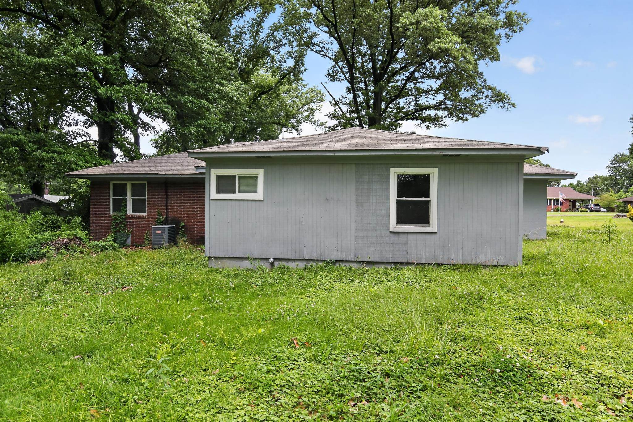 1403 Old Hickory Rd Property Photo 2