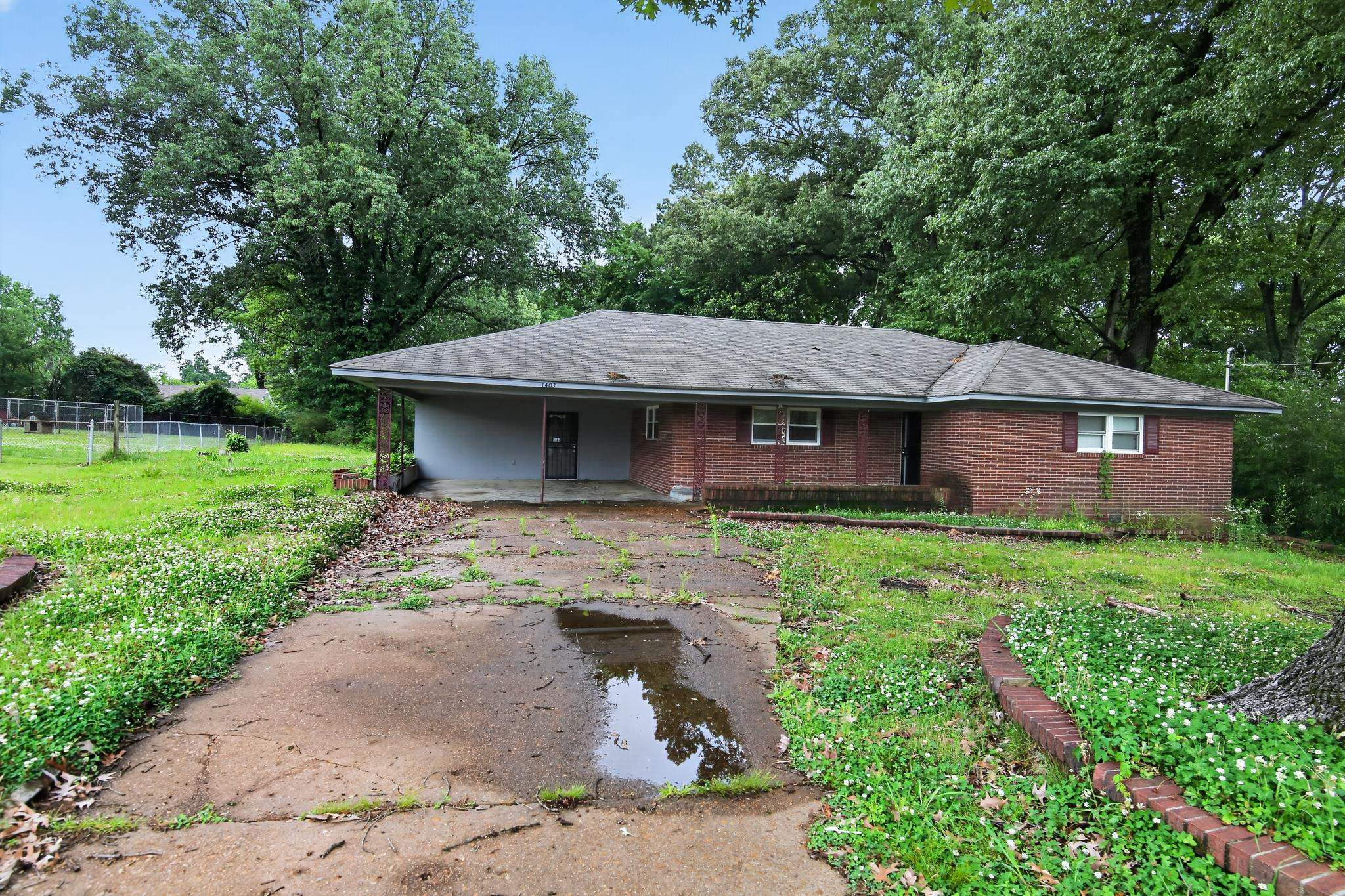1403 Old Hickory Rd Property Photo 3