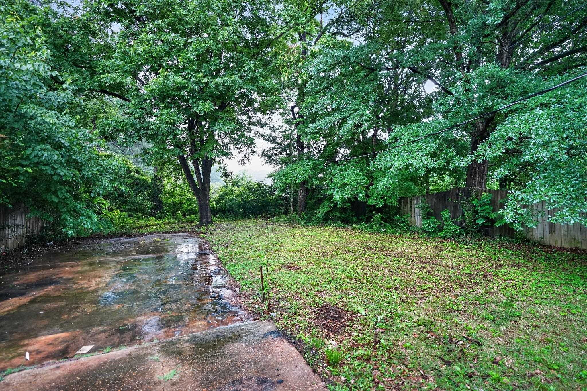1136 Goodman St Property Photo 3