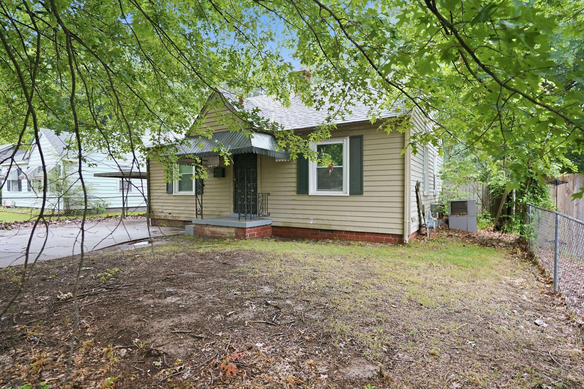 1136 Goodman St Property Photo 7