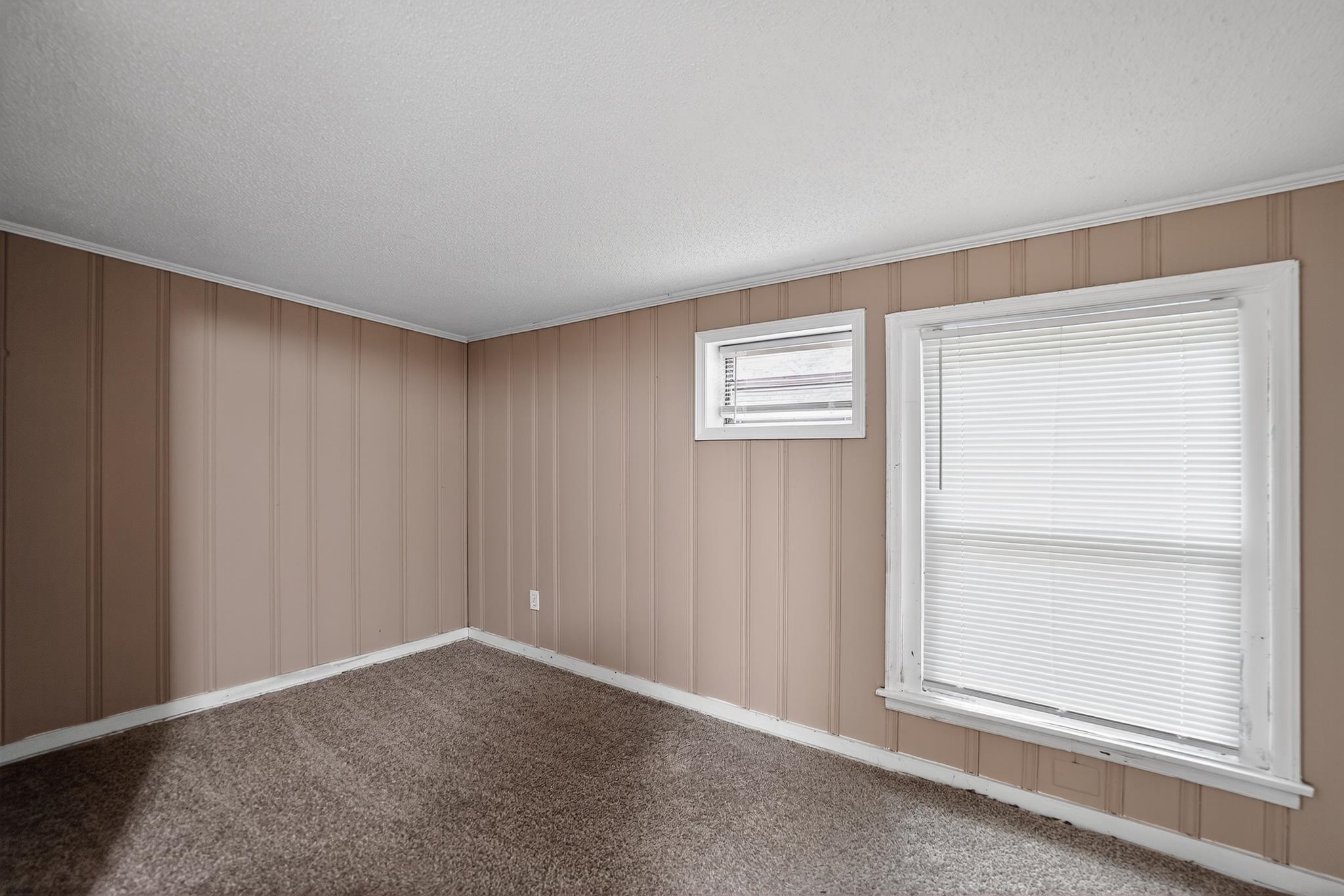 1136 Goodman St Property Photo 9