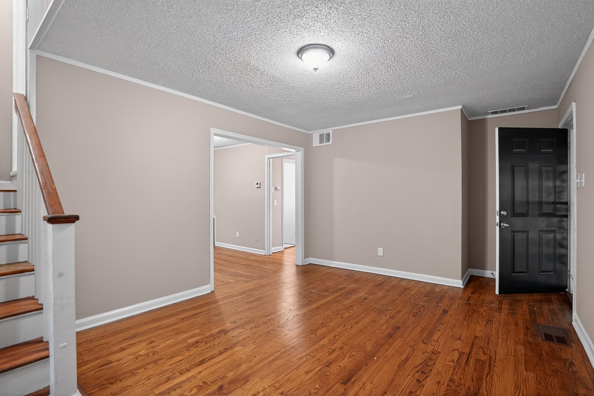 1136 Goodman St Property Photo 11