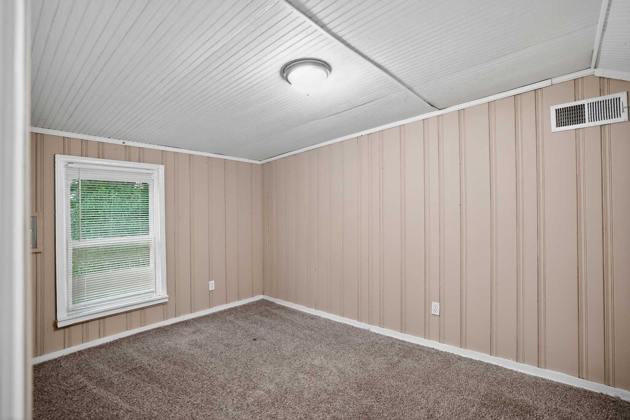 1136 Goodman St Property Photo 13