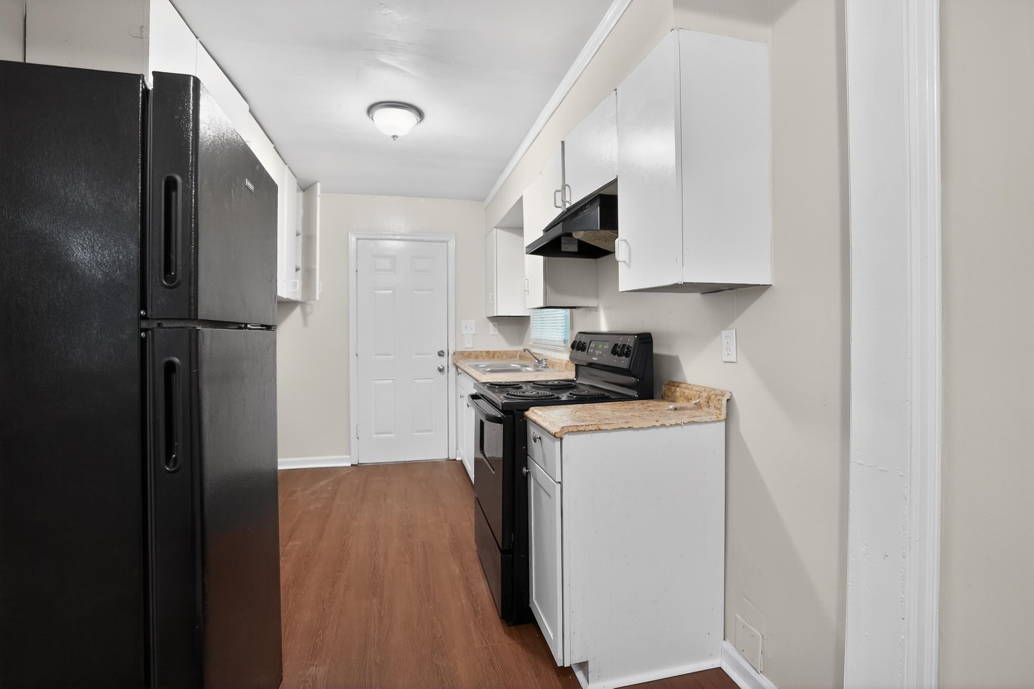 1136 Goodman St Property Photo 18