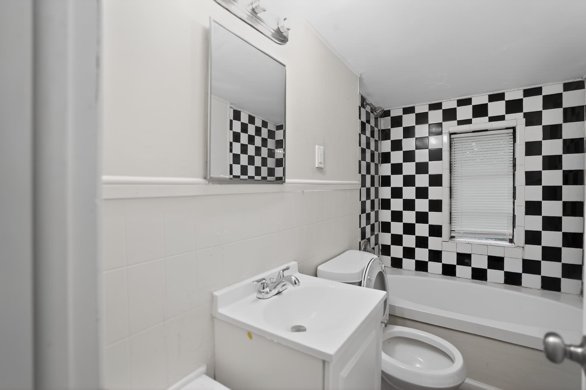 1136 Goodman St Property Photo 24