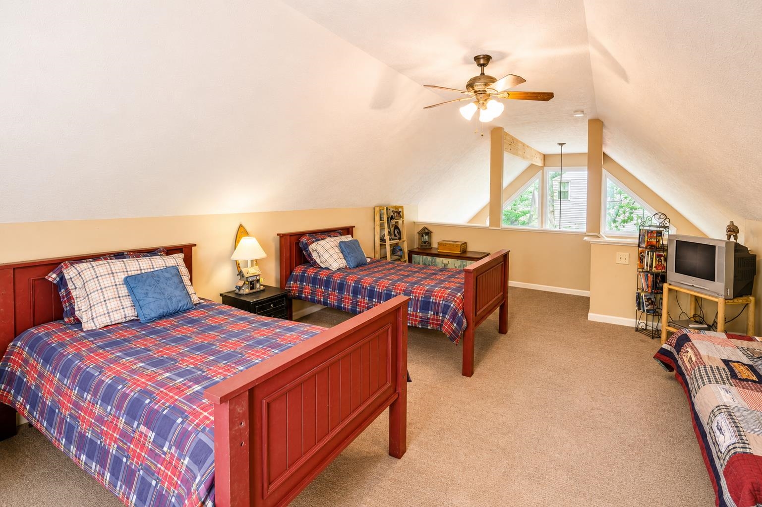 215 L Sealy Cv Property Photo 16