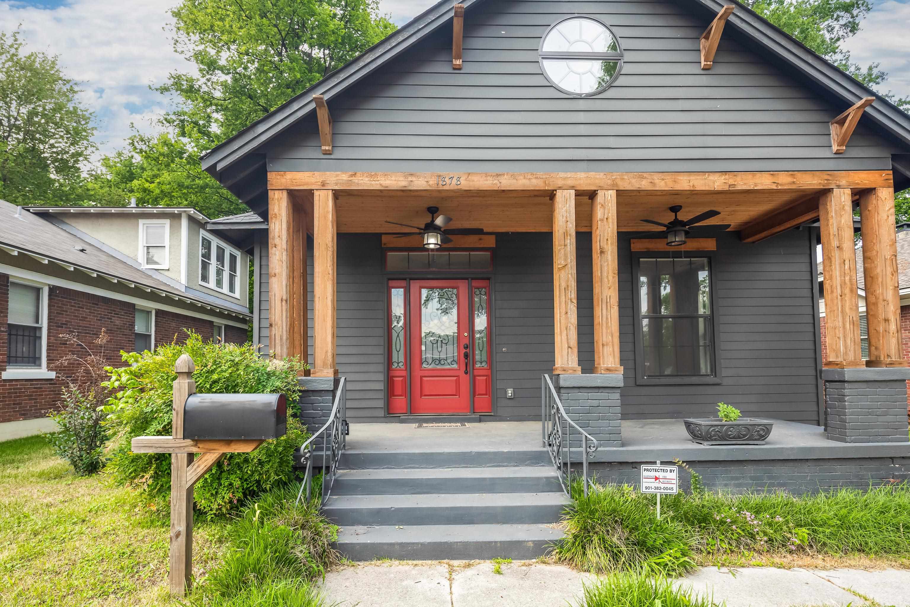 1878 Walker Ave Property Photo 3