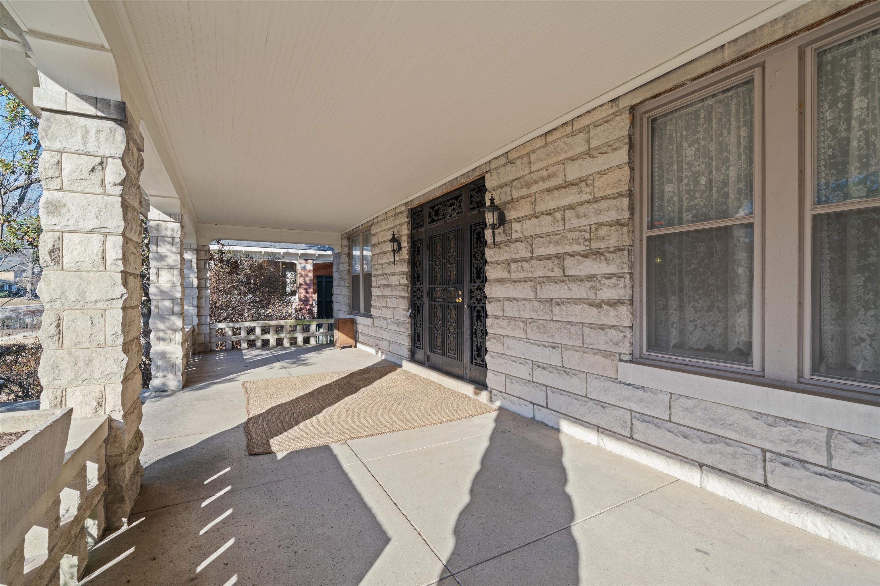 204 Stonewall St Property Photo 2