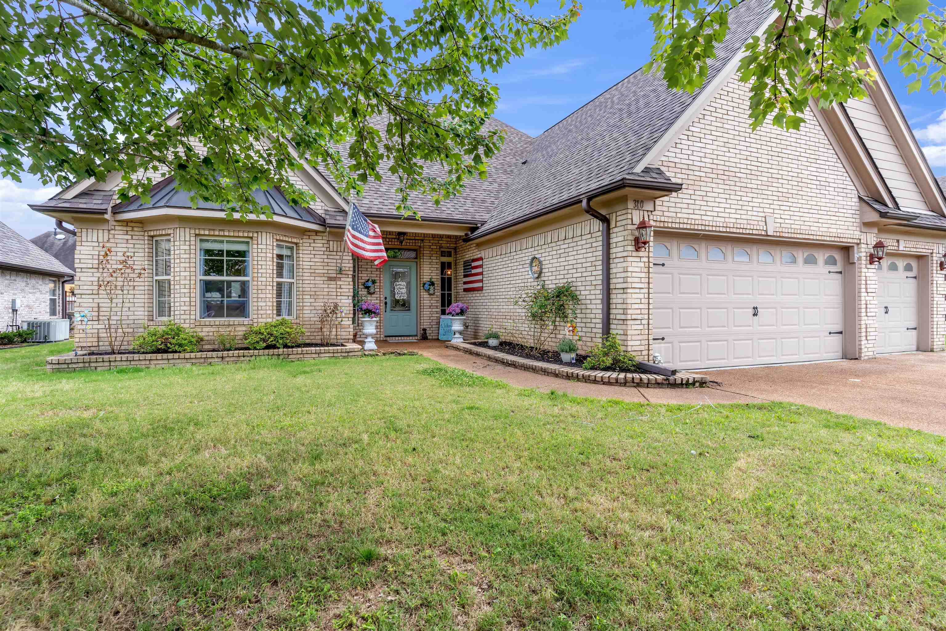 310 Whispering Meadows Dr Property Photo 6