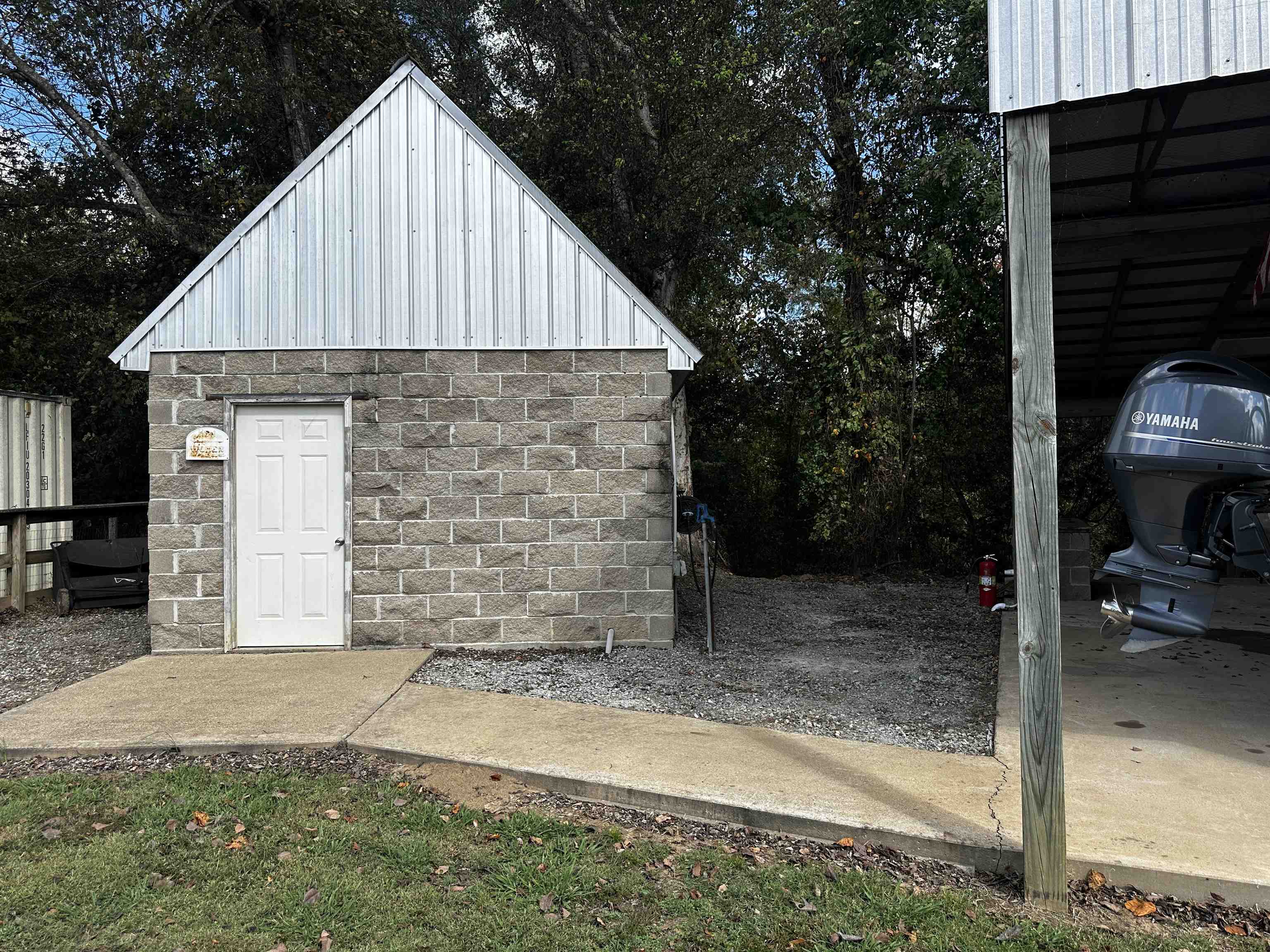 3060 Catfish Ln Property Photo 22