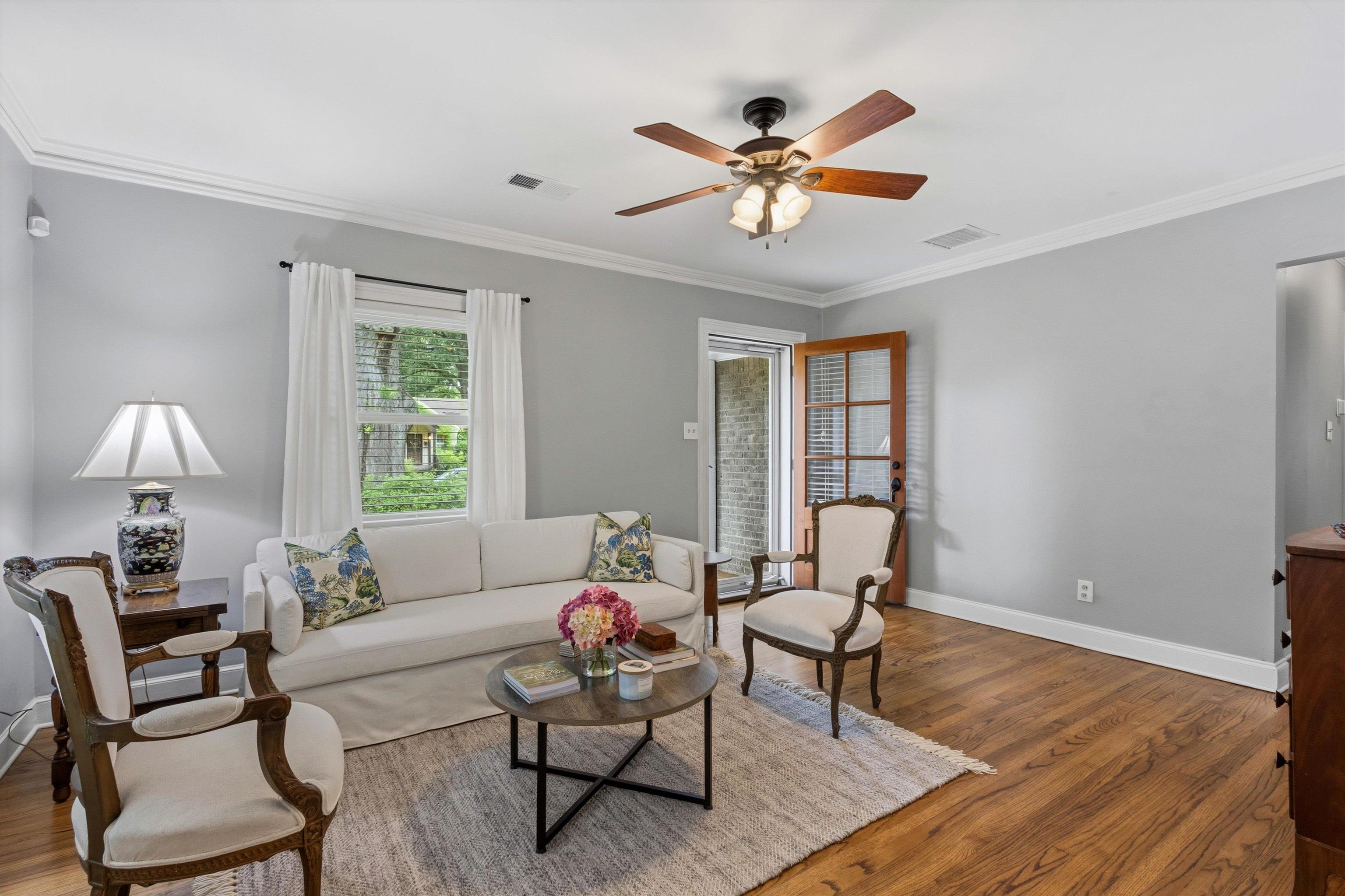 3640 Aurora Cir Property Photo 5