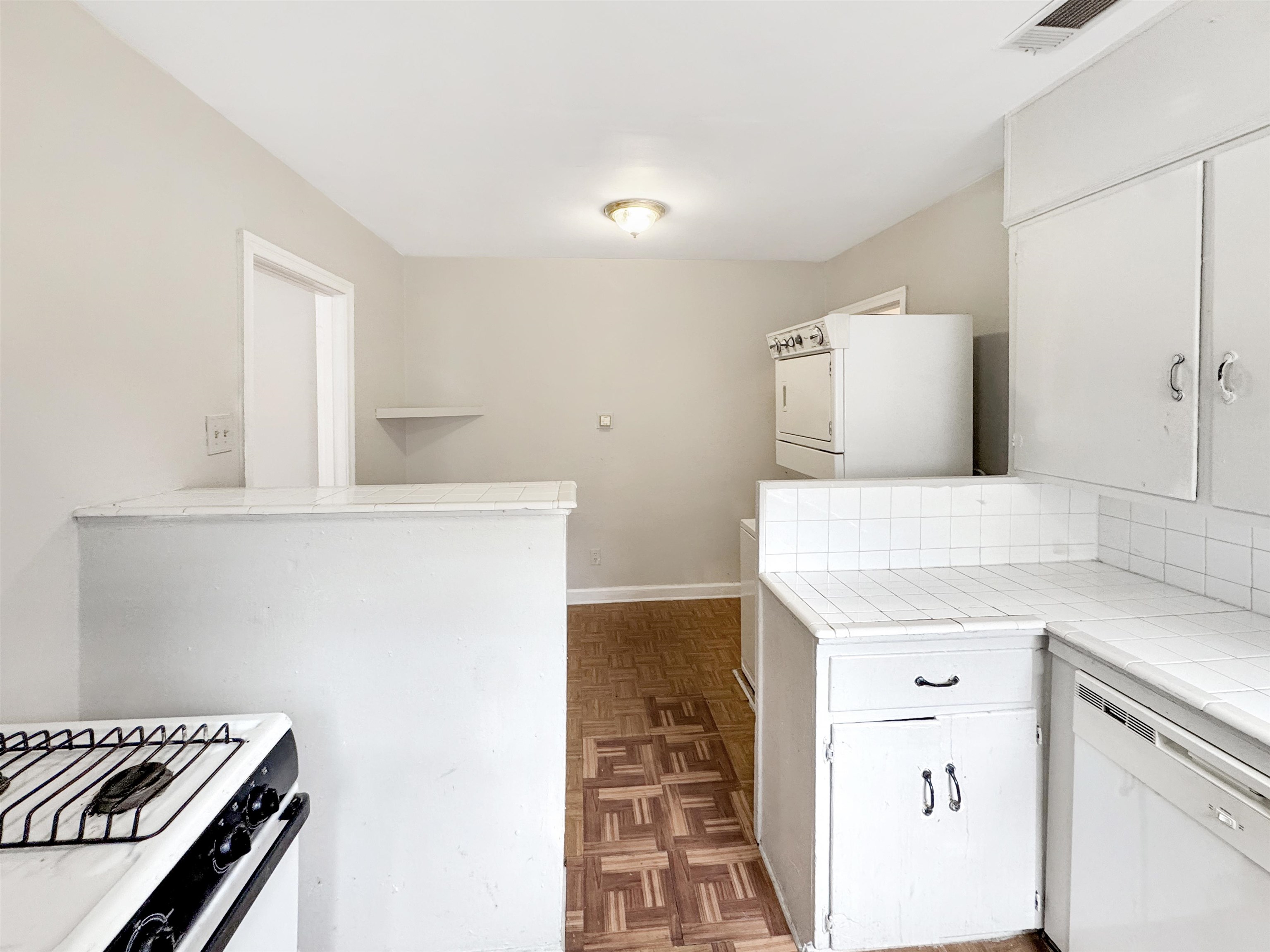 378 N Willett St Property Photo 11