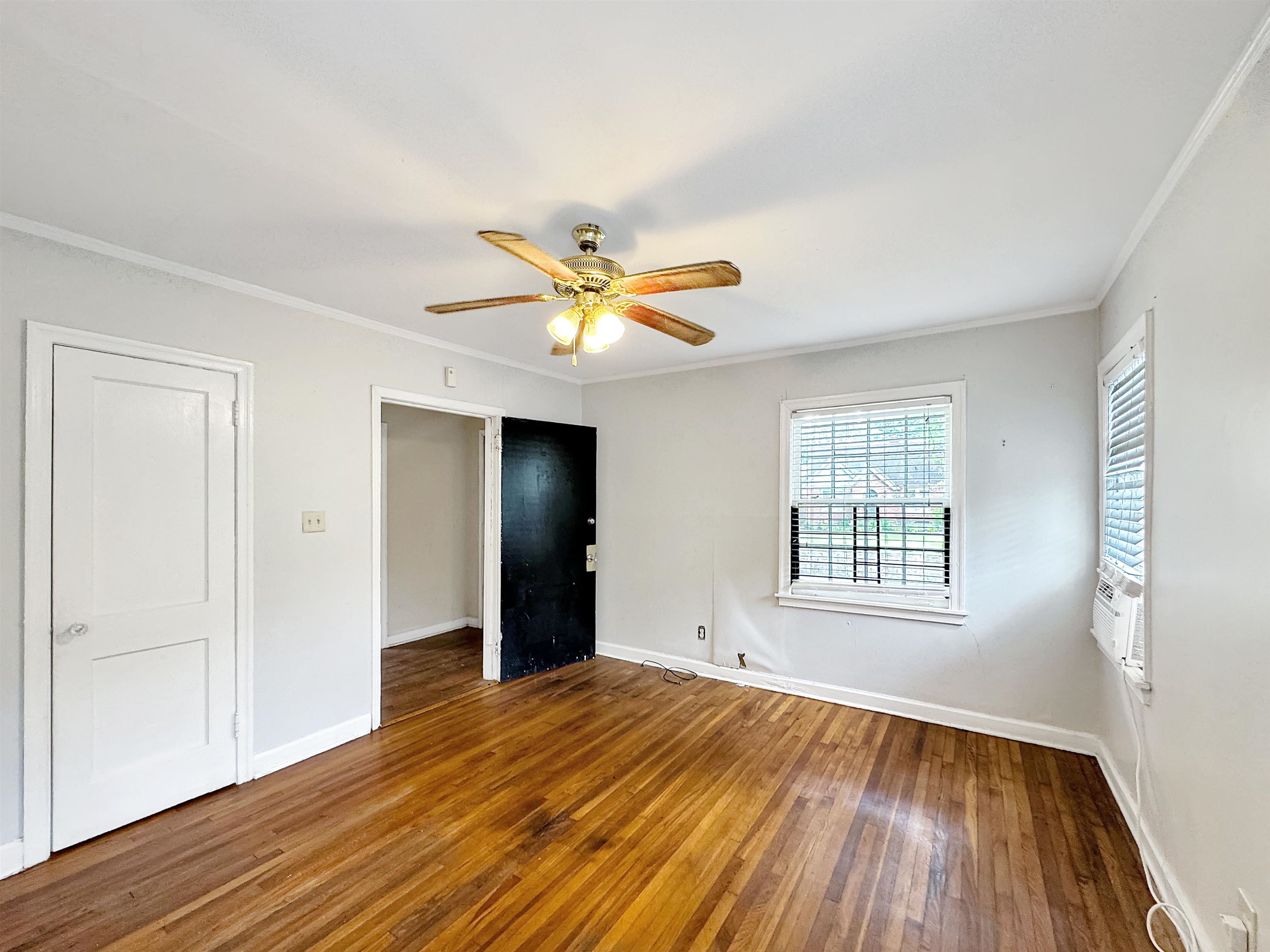 378 N Willett St Property Photo 19