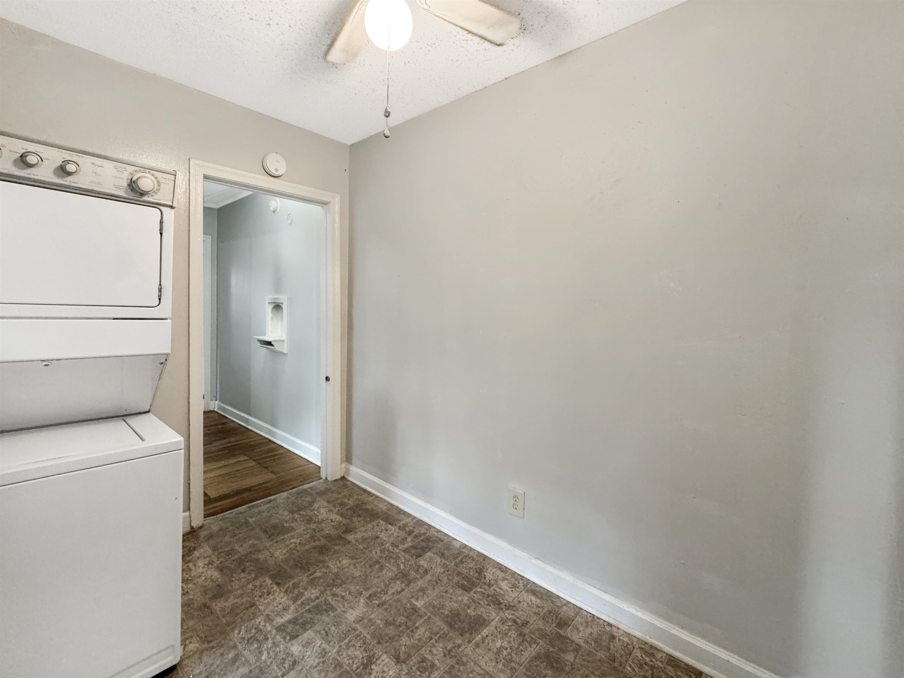 378 N Willett St Property Photo 22