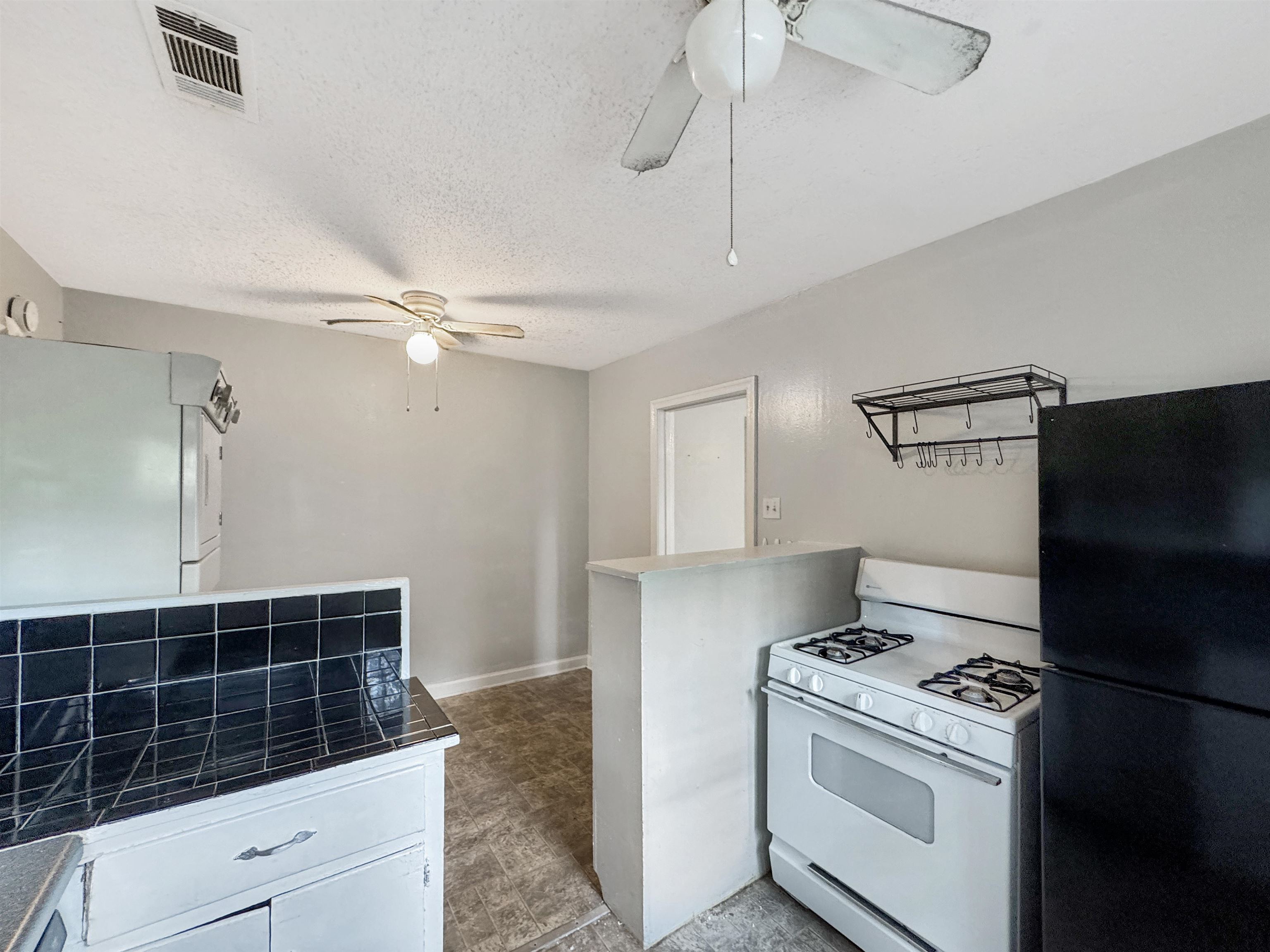 378 N Willett St Property Photo 24