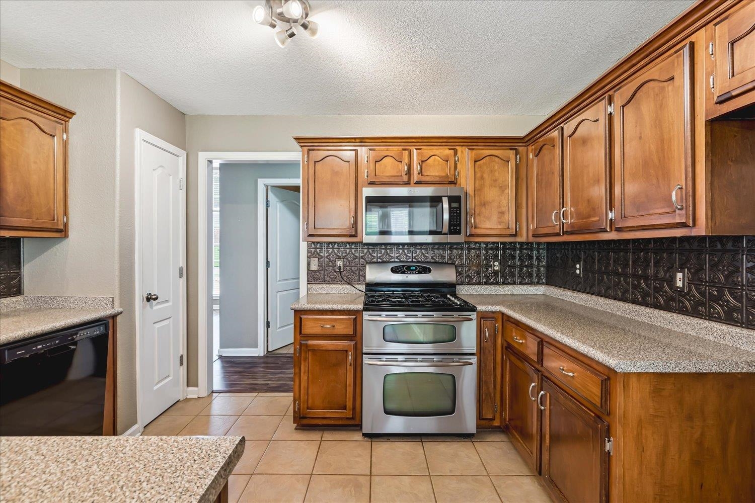 30 Blackhill Cv Property Photo 14