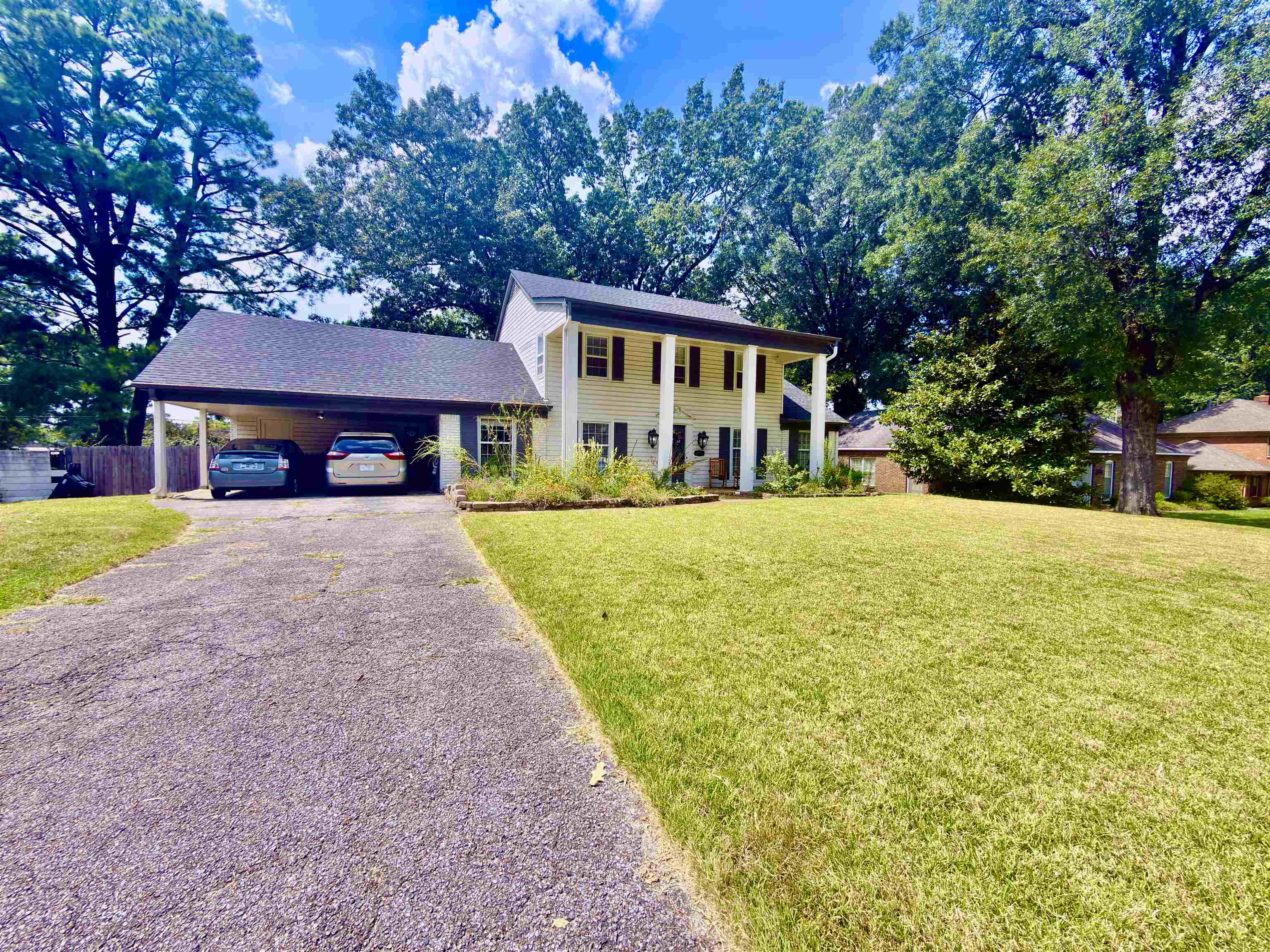 2121 ABERGELDIE DR Property Photo 1