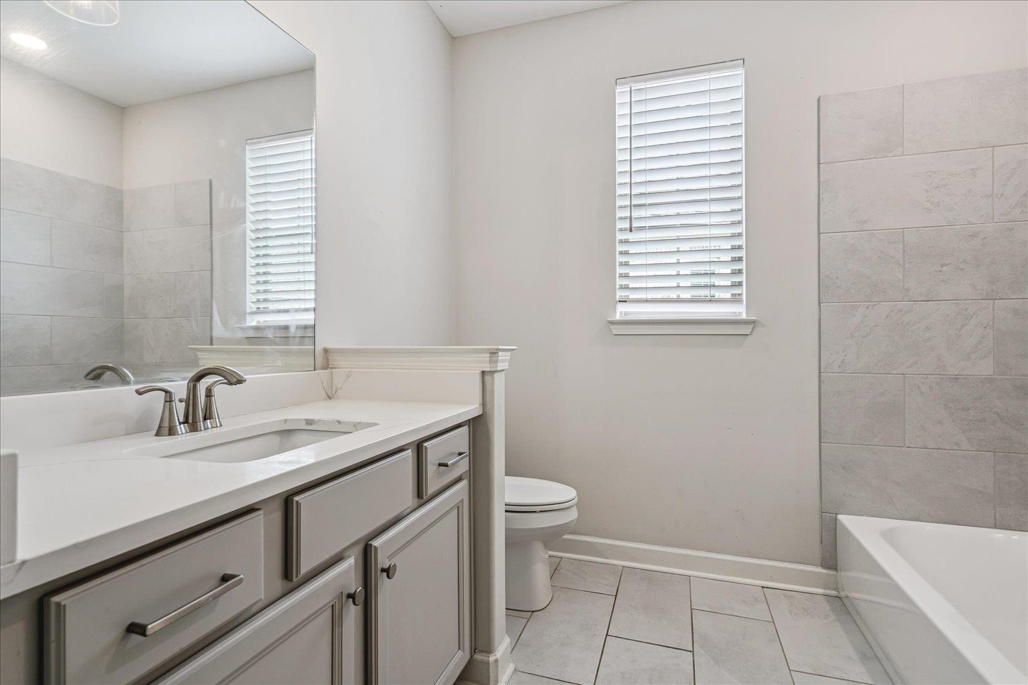 8742 Bedfordshire Dr Property Photo 24