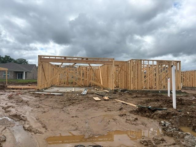 7921 Clove Pasture Dr E Property Photo 2