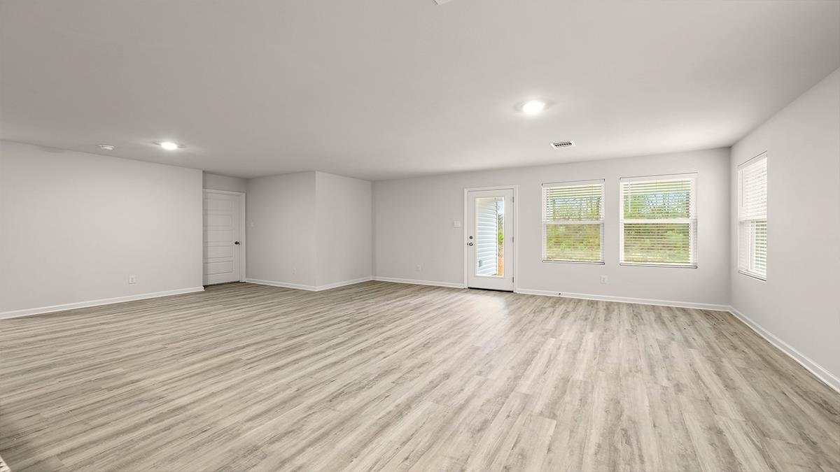 7927 Clove Pasture Dr E Property Photo 6