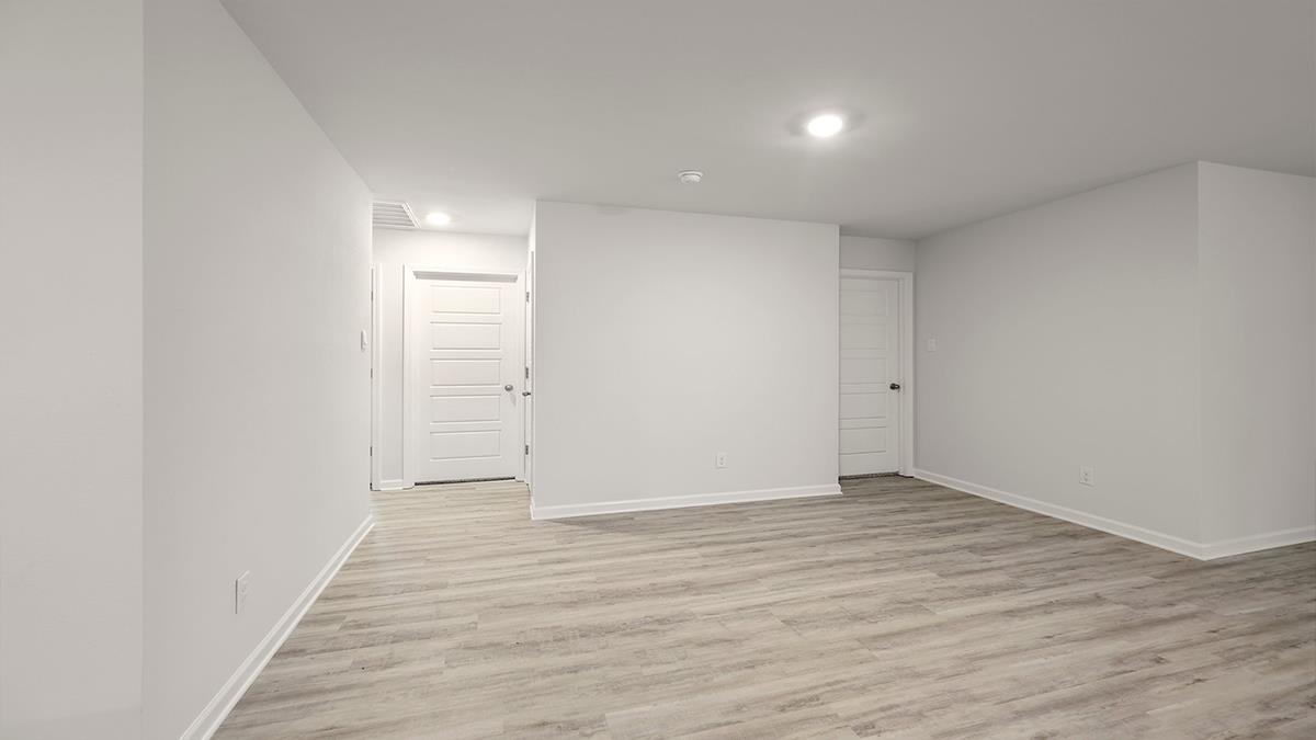 7927 Clove Pasture Dr E Property Photo 8