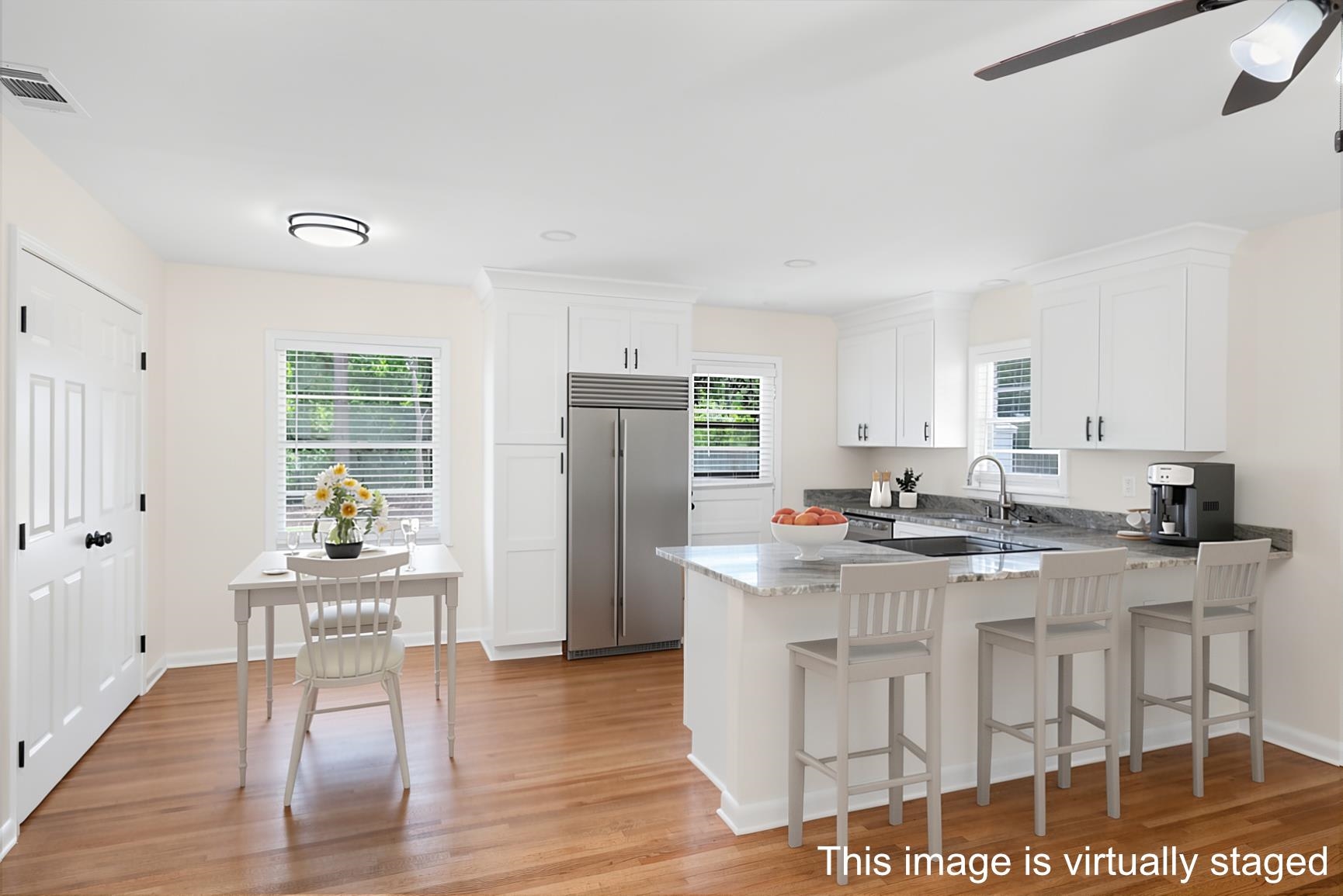 556 Herzl St Property Photo 15