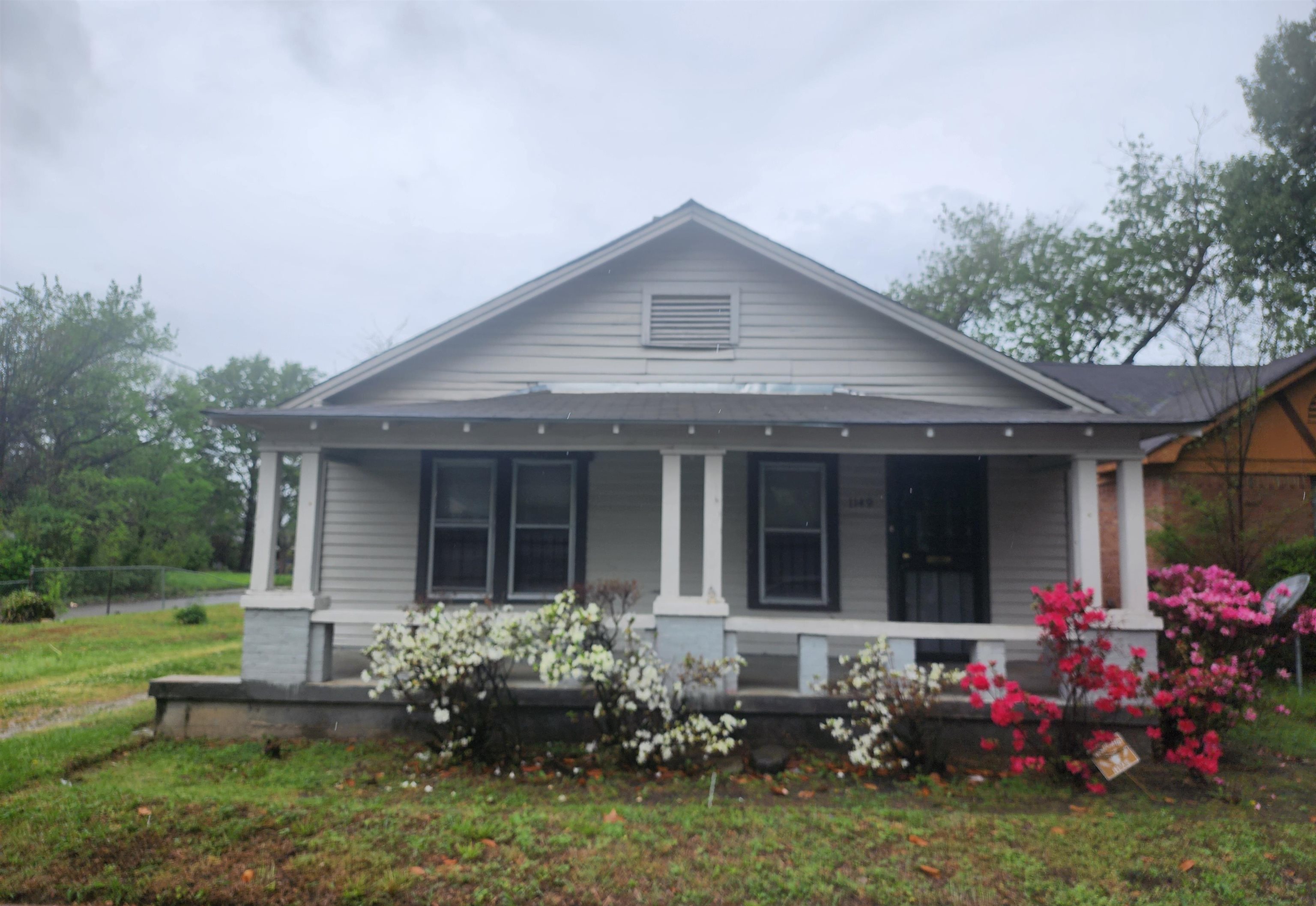 1149 Raymond St Property Photo 1
