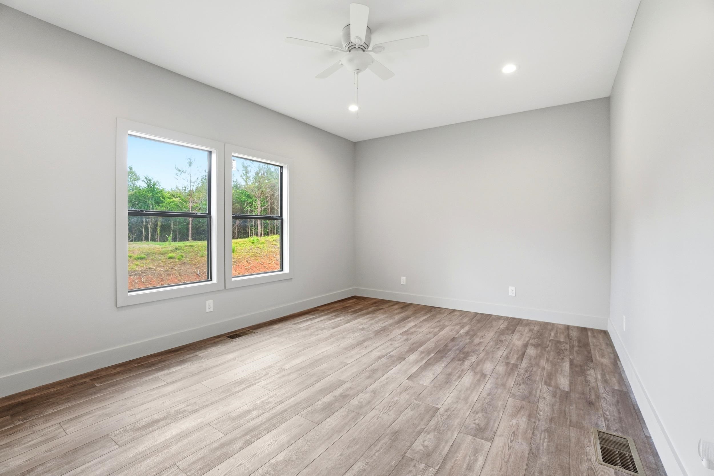 1318 Snowdown Rd Property Photo 15