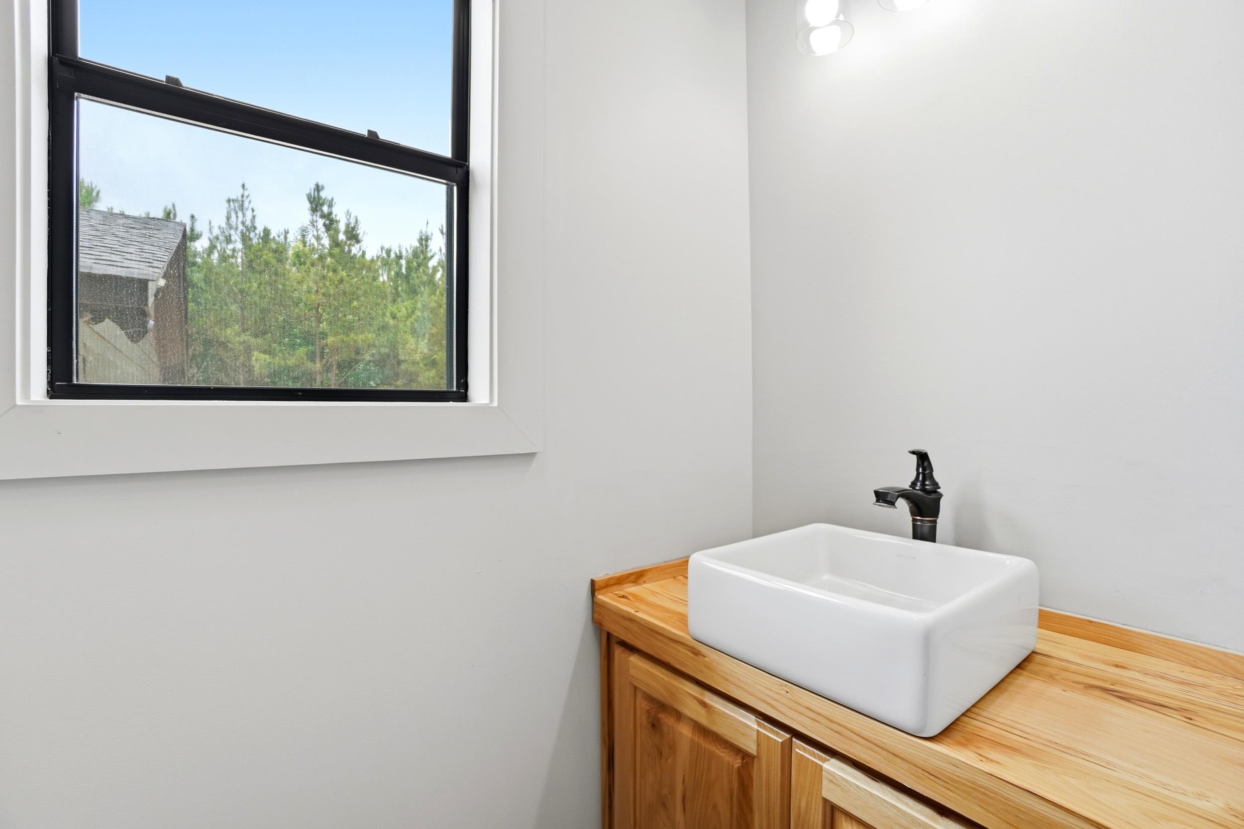 1318 Snowdown Rd Property Photo 26