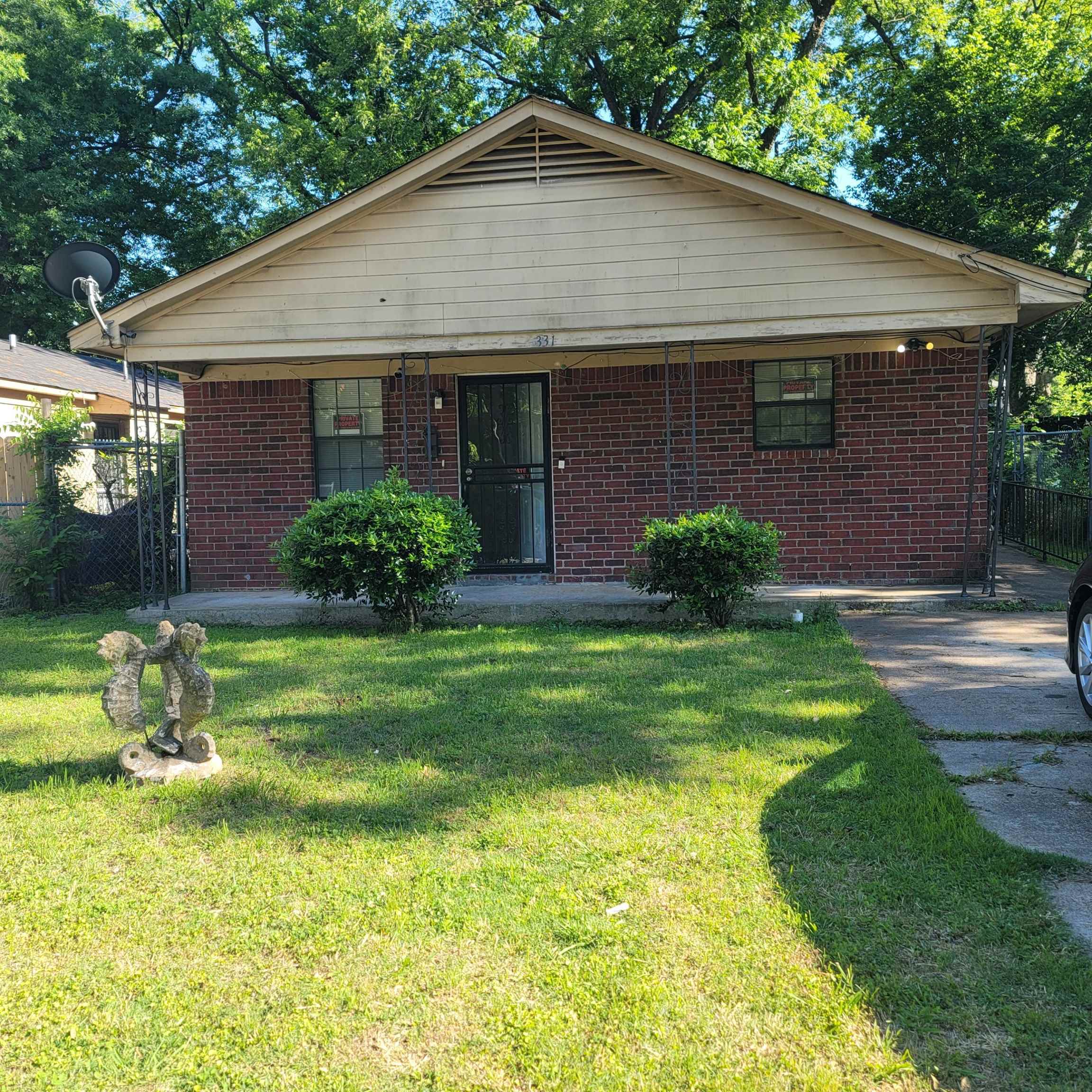 2331 DEXTER AVE Property Photo 1