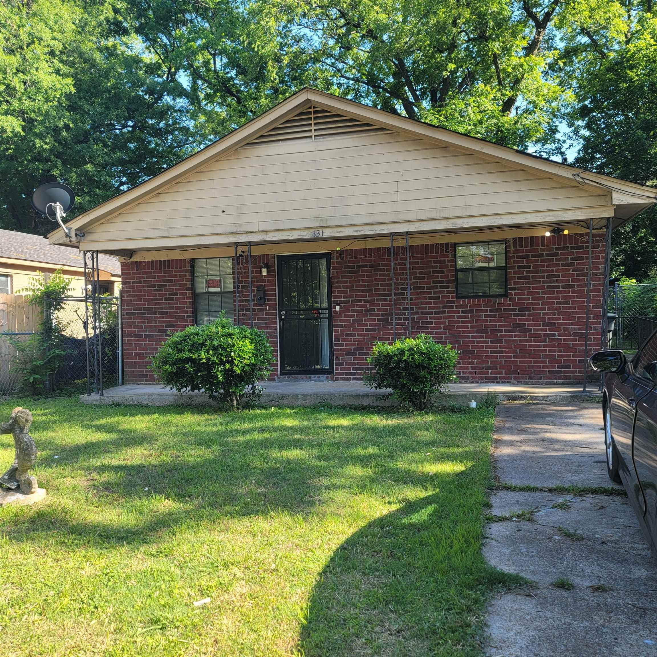2331 Dexter Ave Property Photo 2