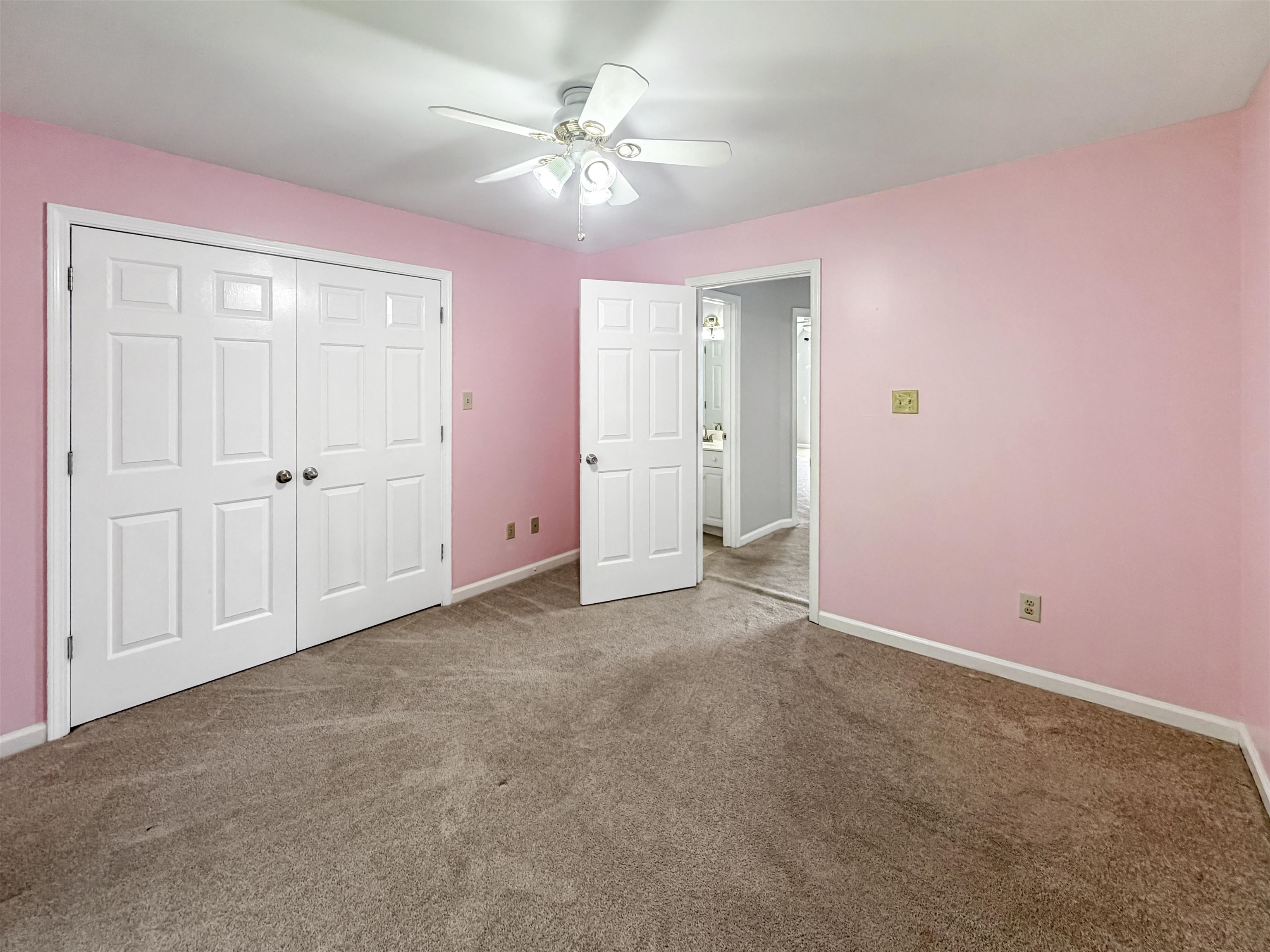 215 Leaf Trail Ct Property Photo 37