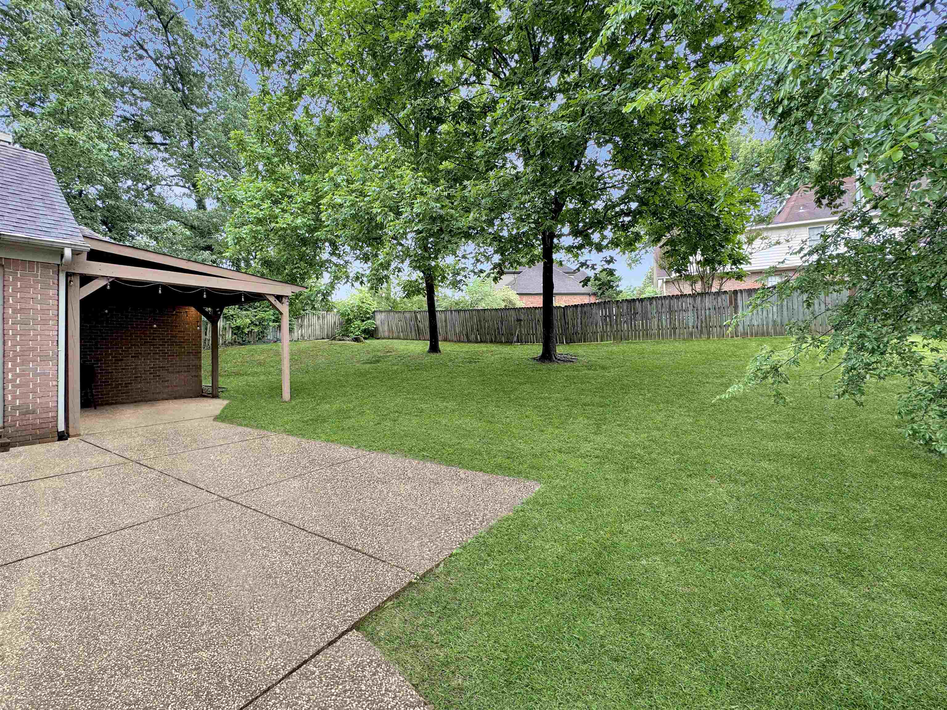 215 Leaf Trail Ct Property Photo 39