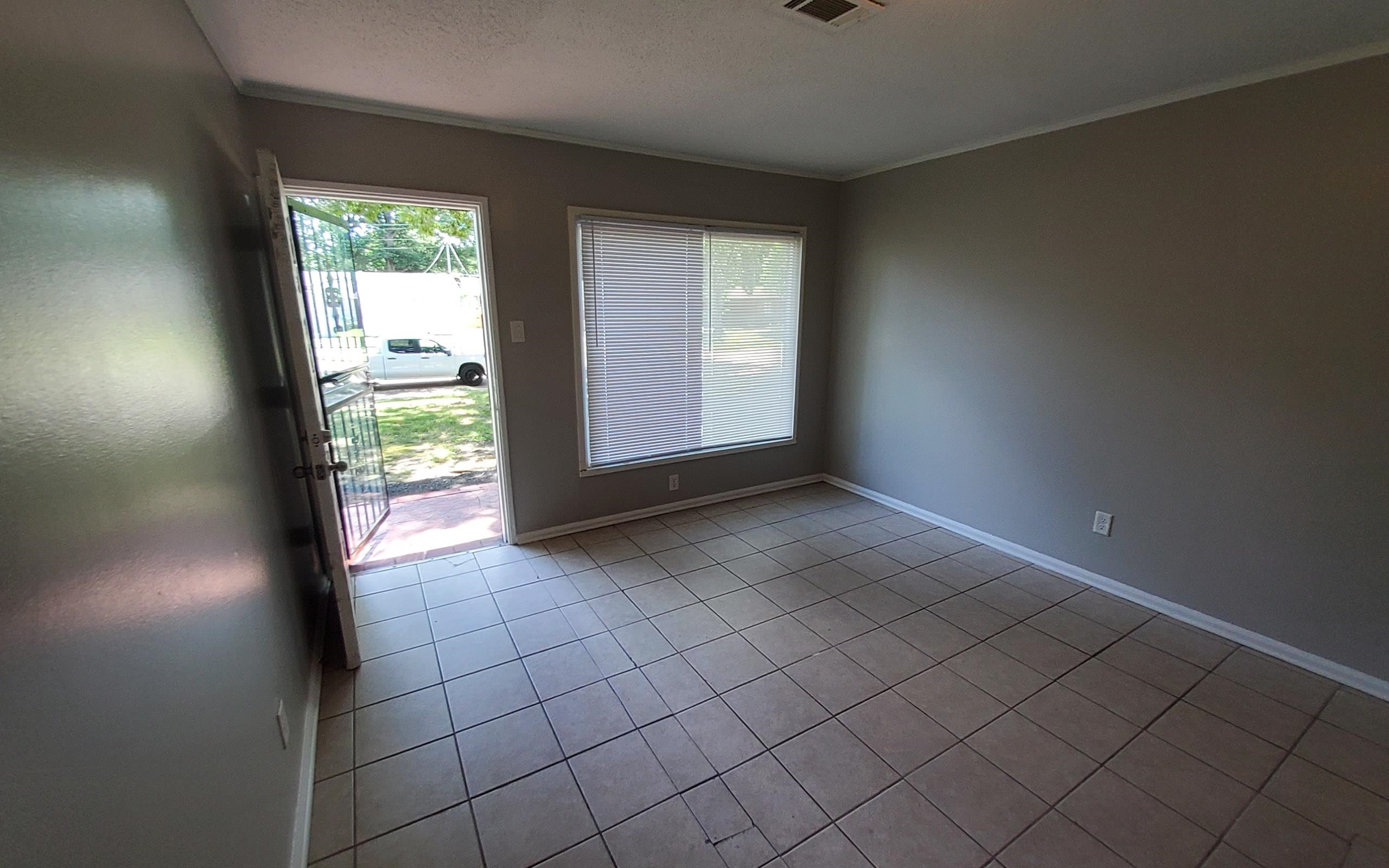 1771 Tahiti Ln Property Photo 4