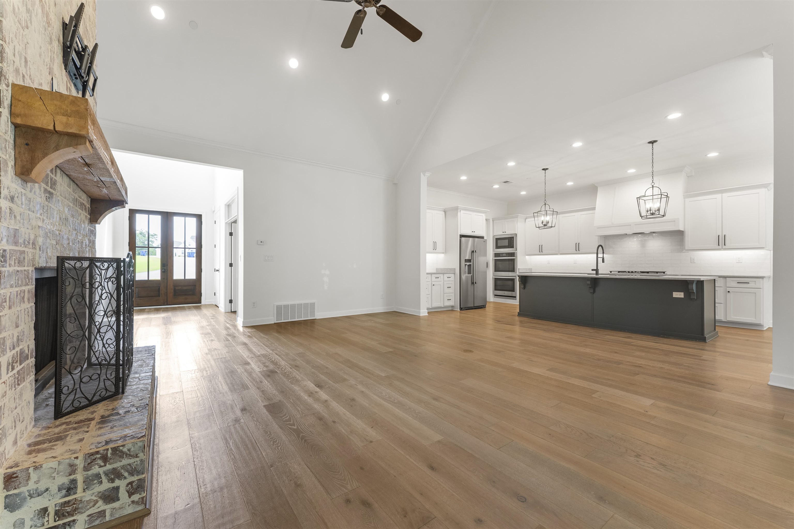 100 Grange St Property Photo 10