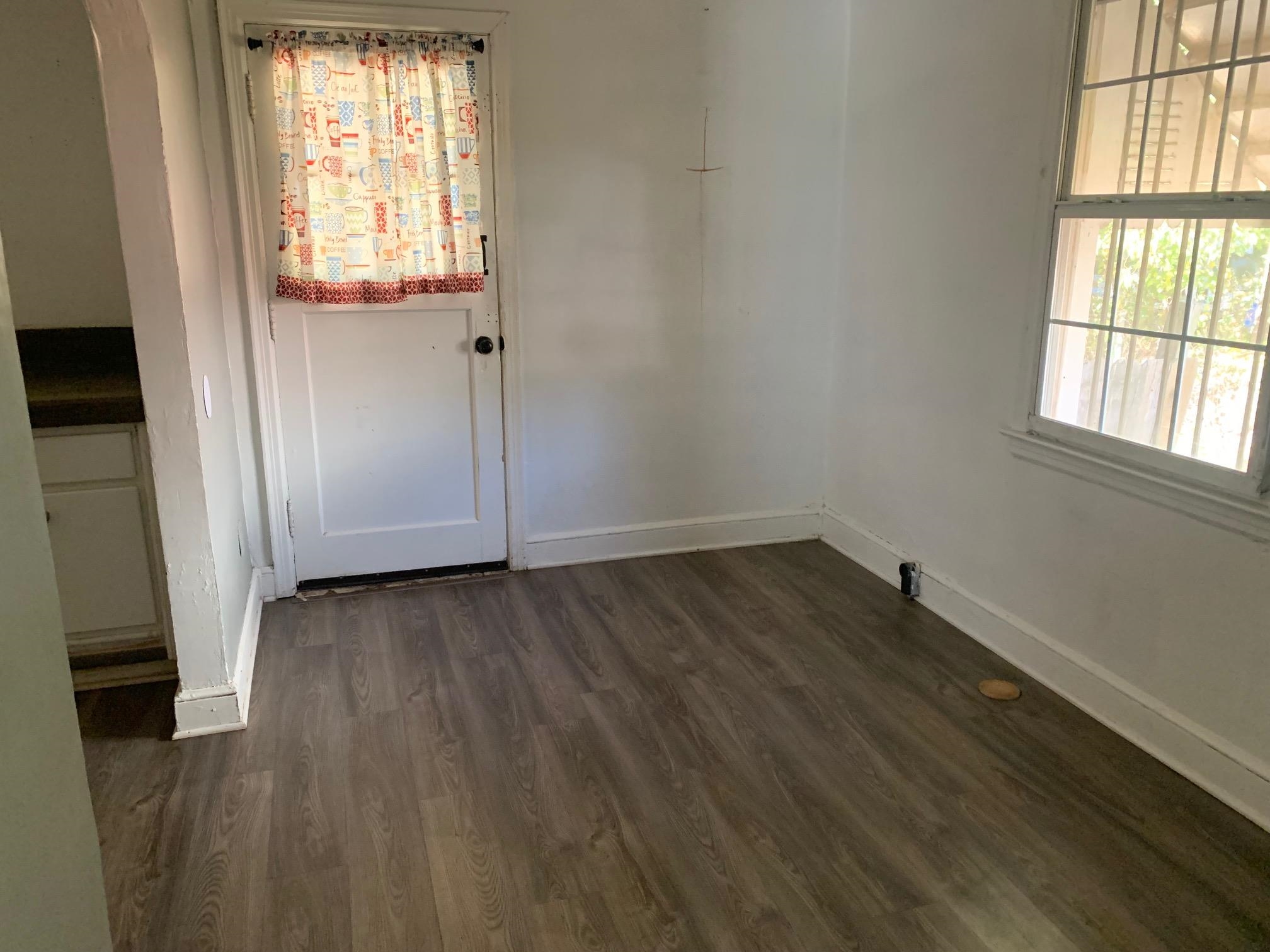 1191 N Graham St Property Photo 3