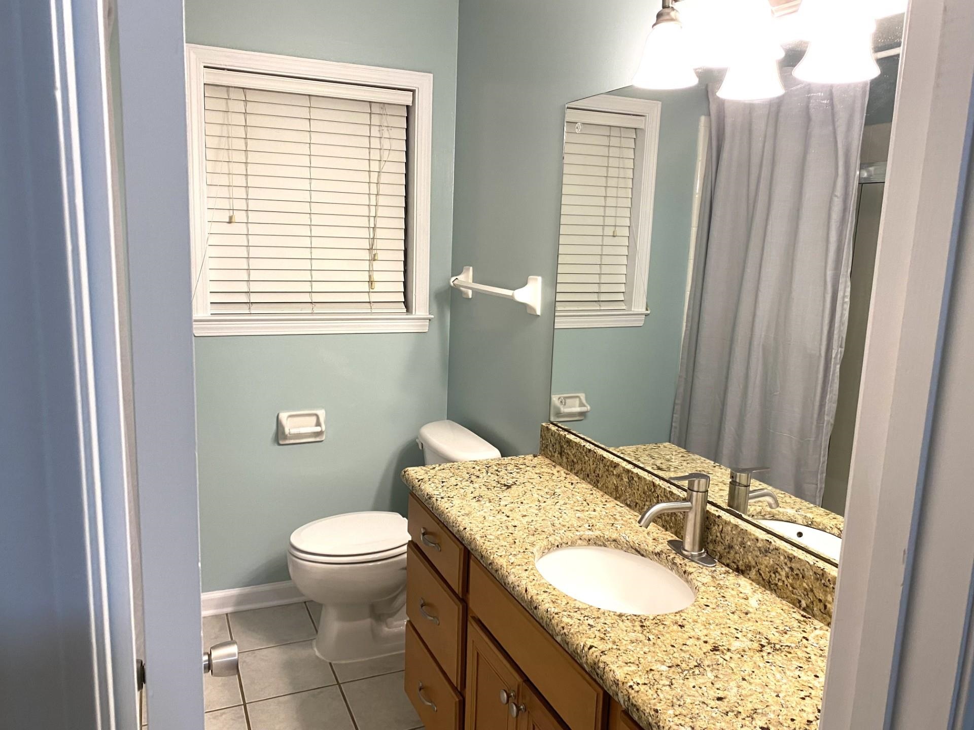 7918 Farmingdale Rd Property Photo 10