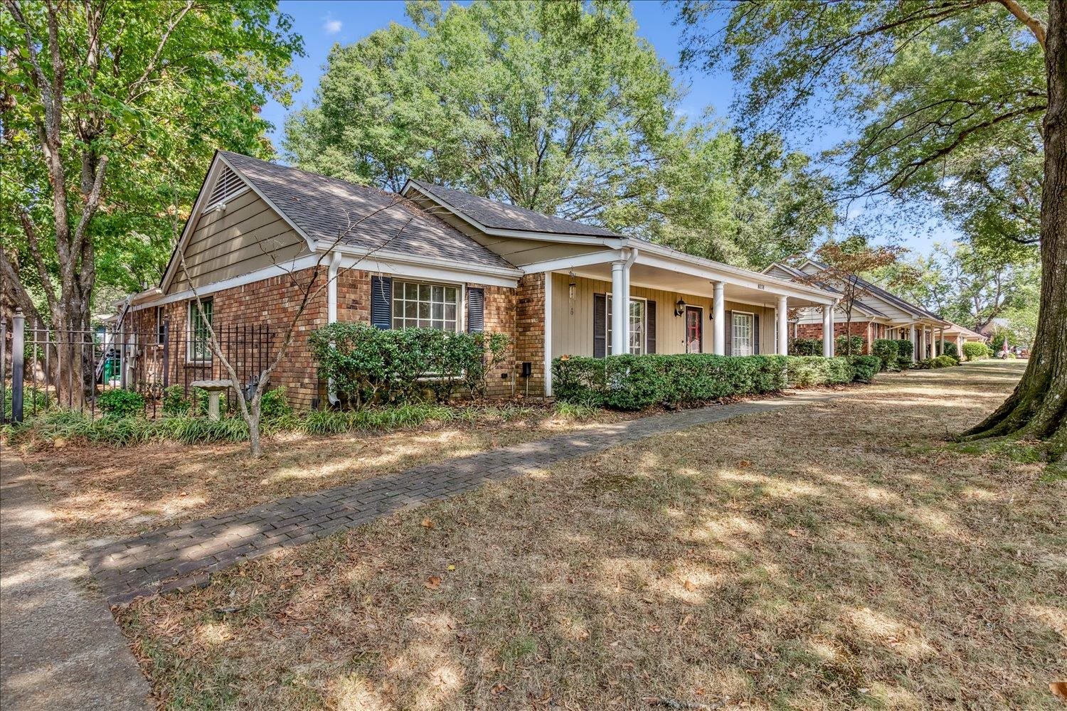 8018 Cross Pike Dr Property Photo 1