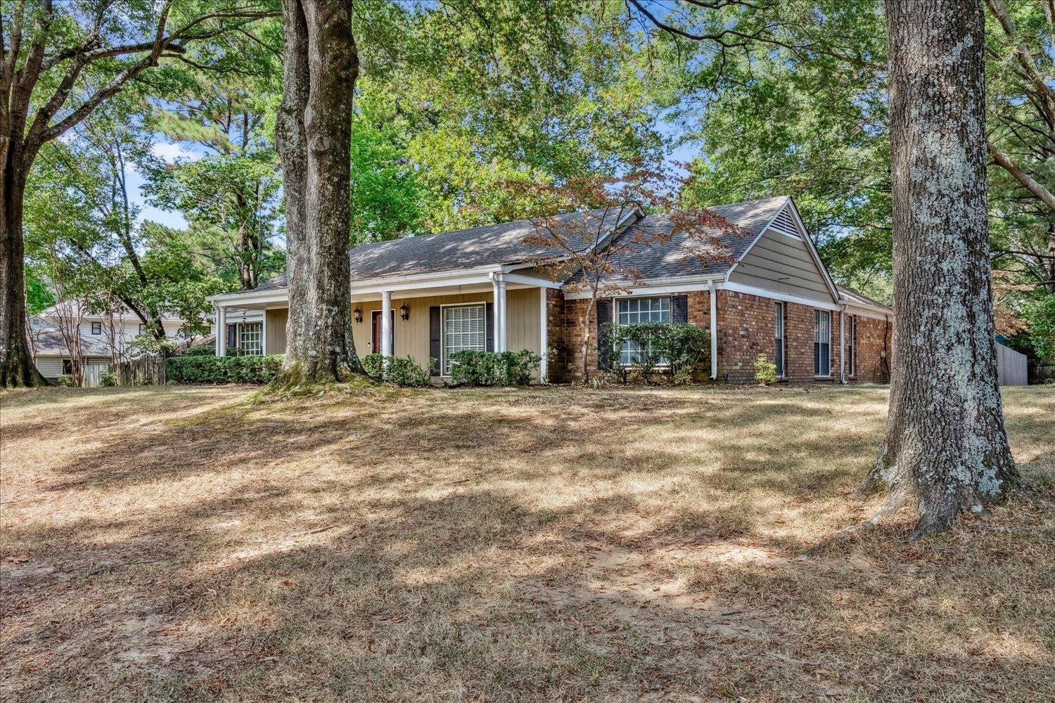 8018 Cross Pike Dr Property Photo 2