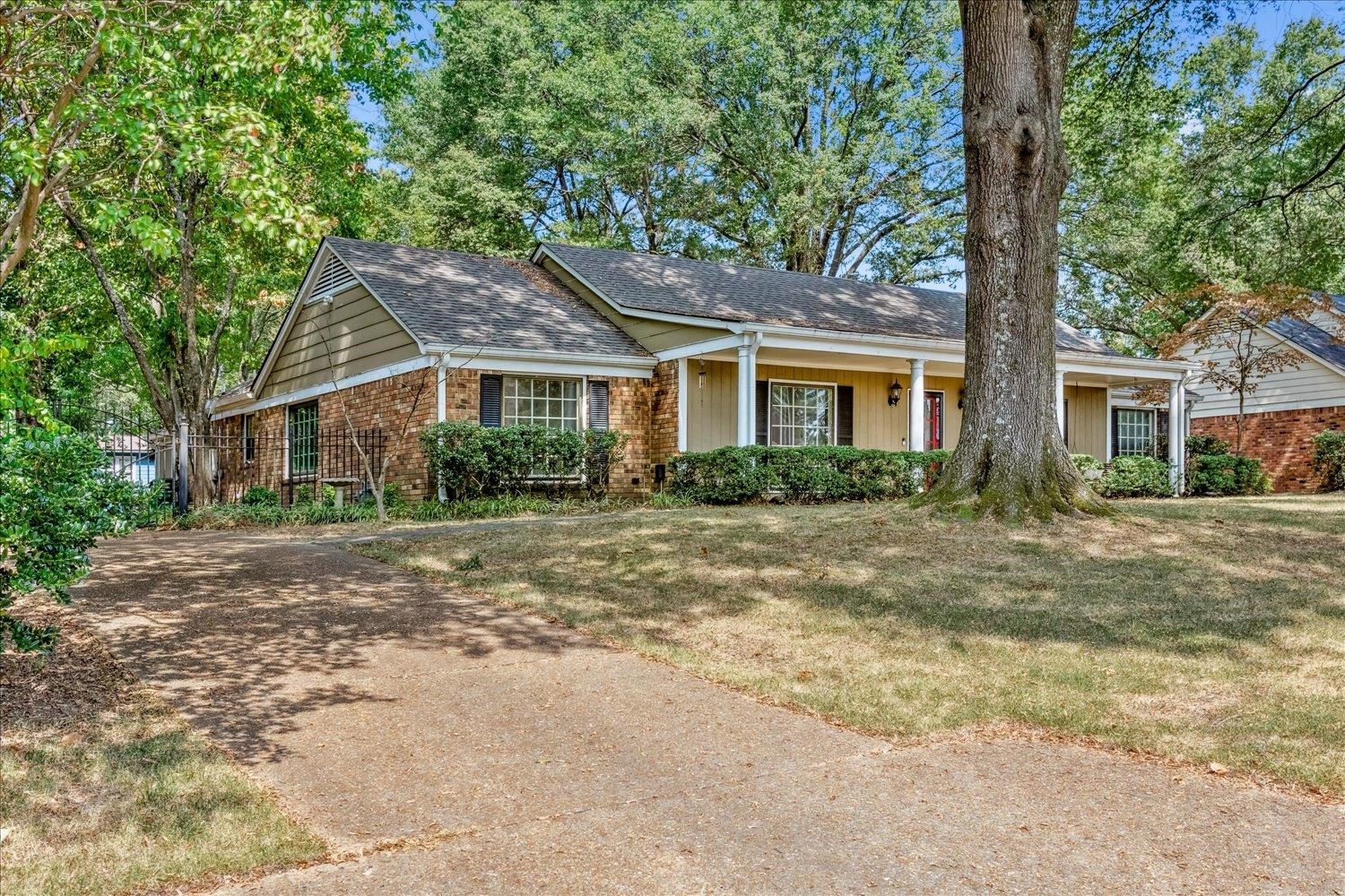 8018 Cross Pike Dr Property Photo 3