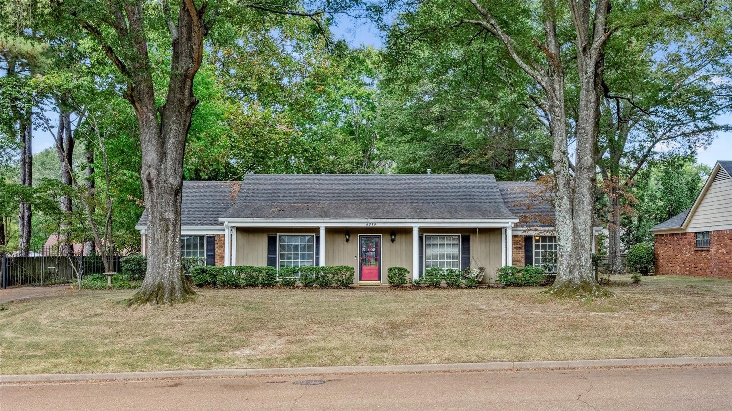 8018 Cross Pike Dr Property Photo 5