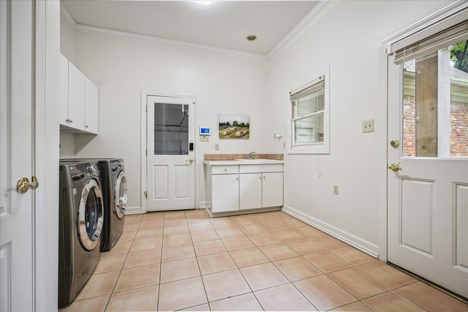 7860 Chapel Ridge Dr Property Photo 21
