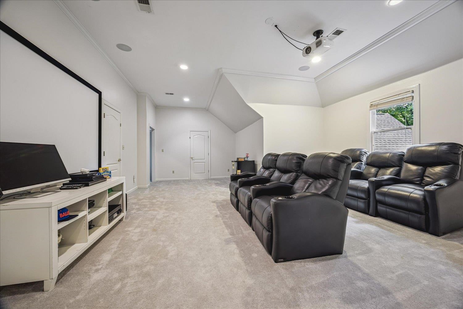 7860 Chapel Ridge Dr Property Photo 33