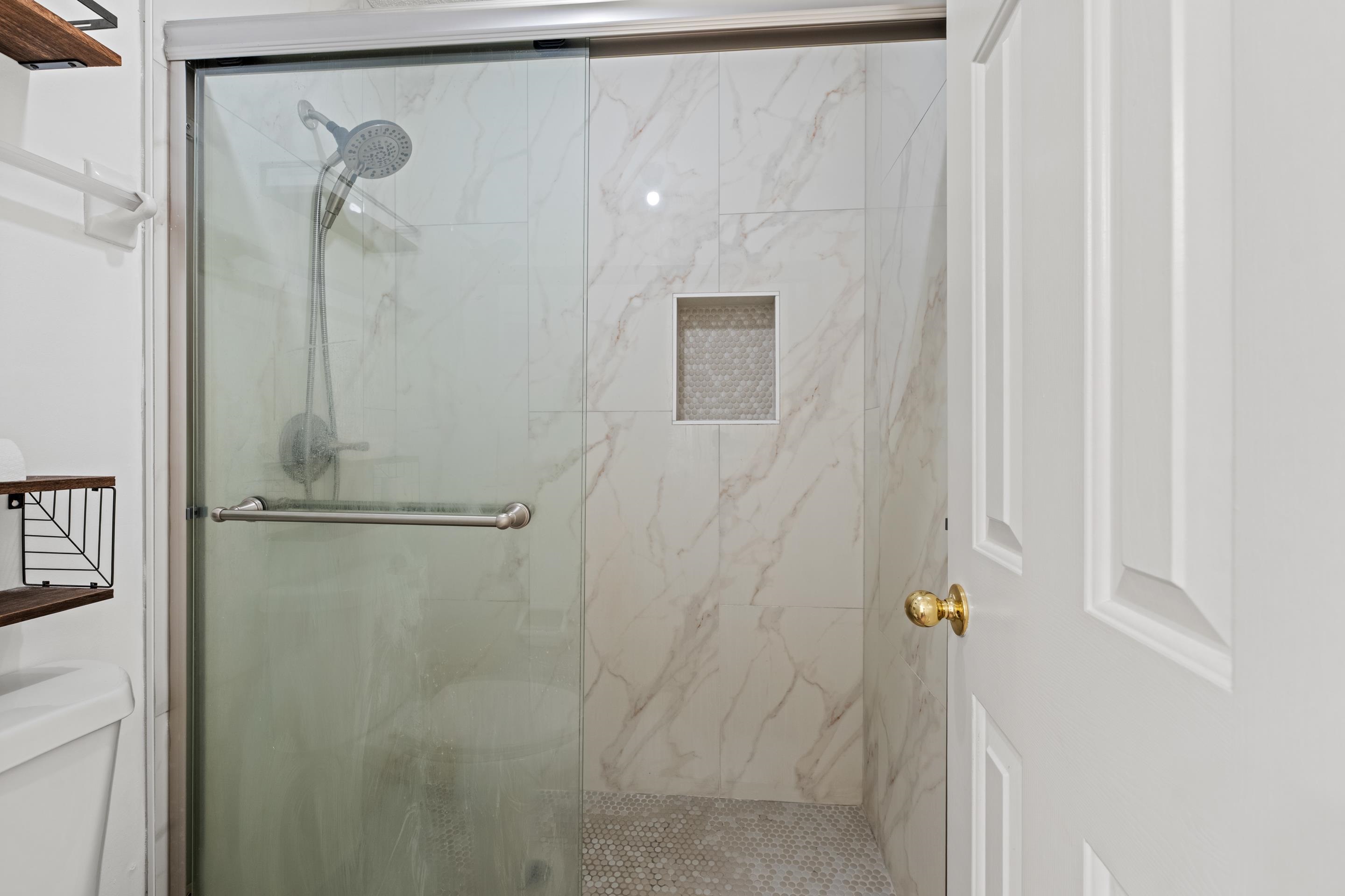 2749 Colonial Towers Dr Property Photo 14