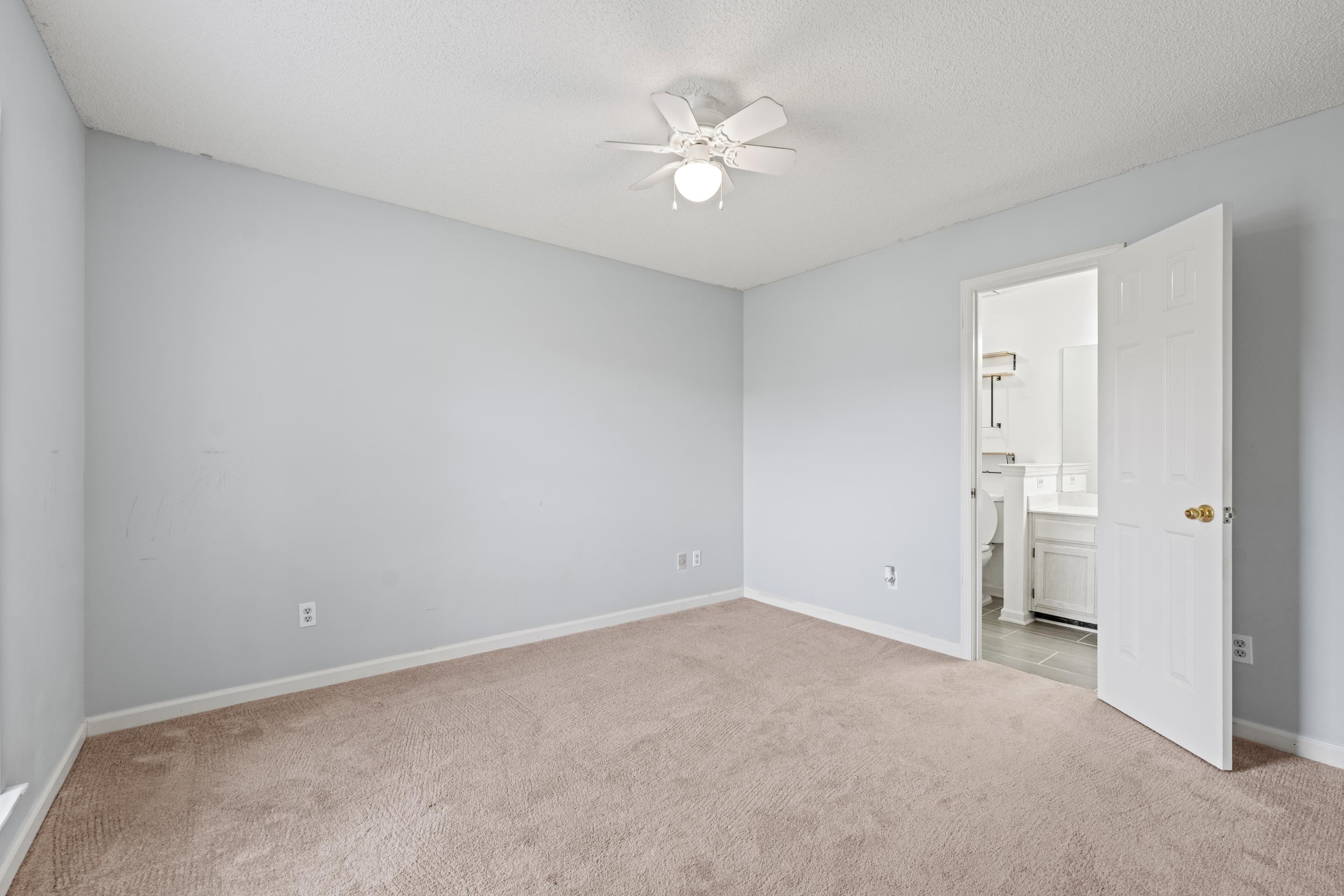 2749 Colonial Towers Dr Property Photo 16