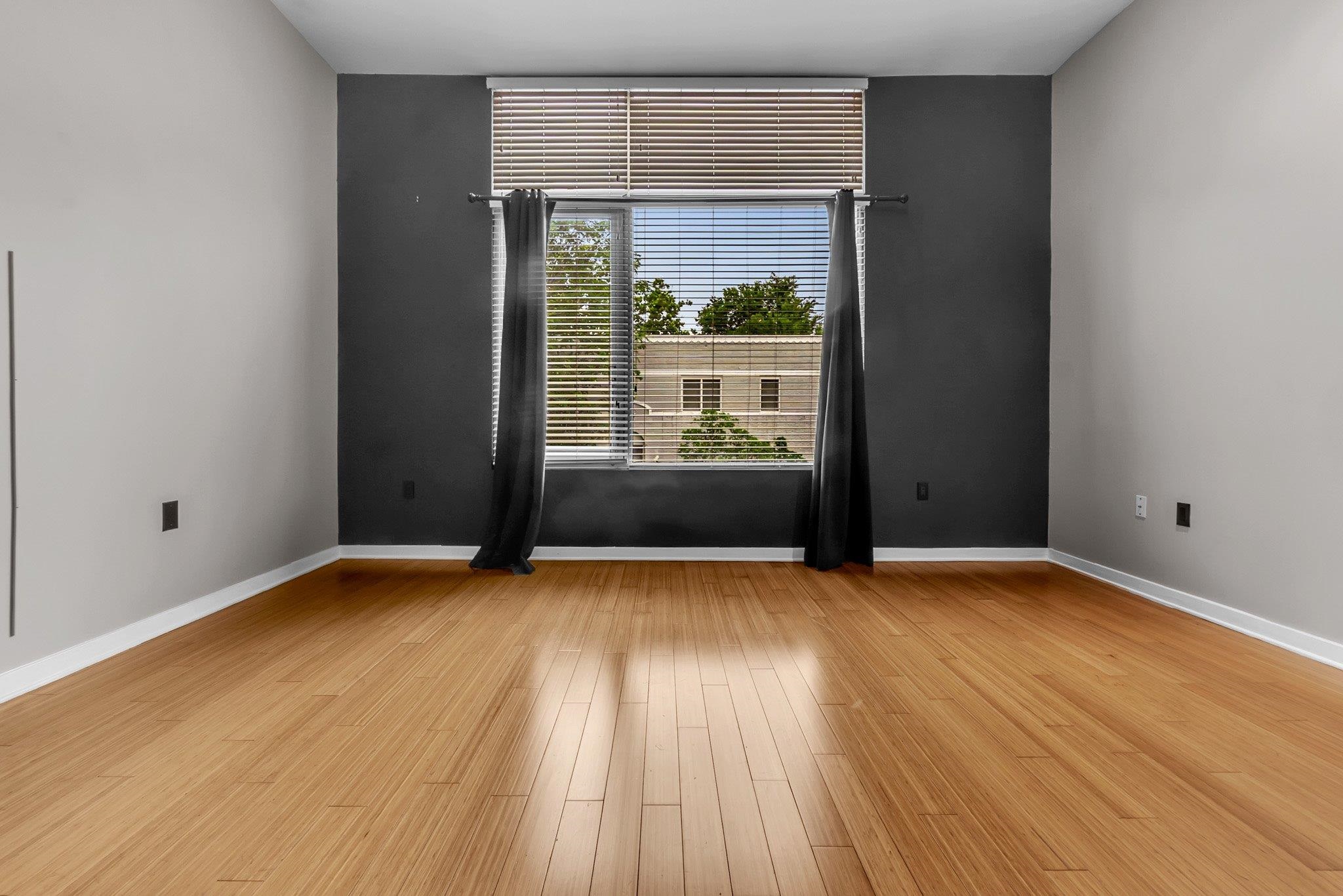 2263 Young Ave 204 Property Photo 11